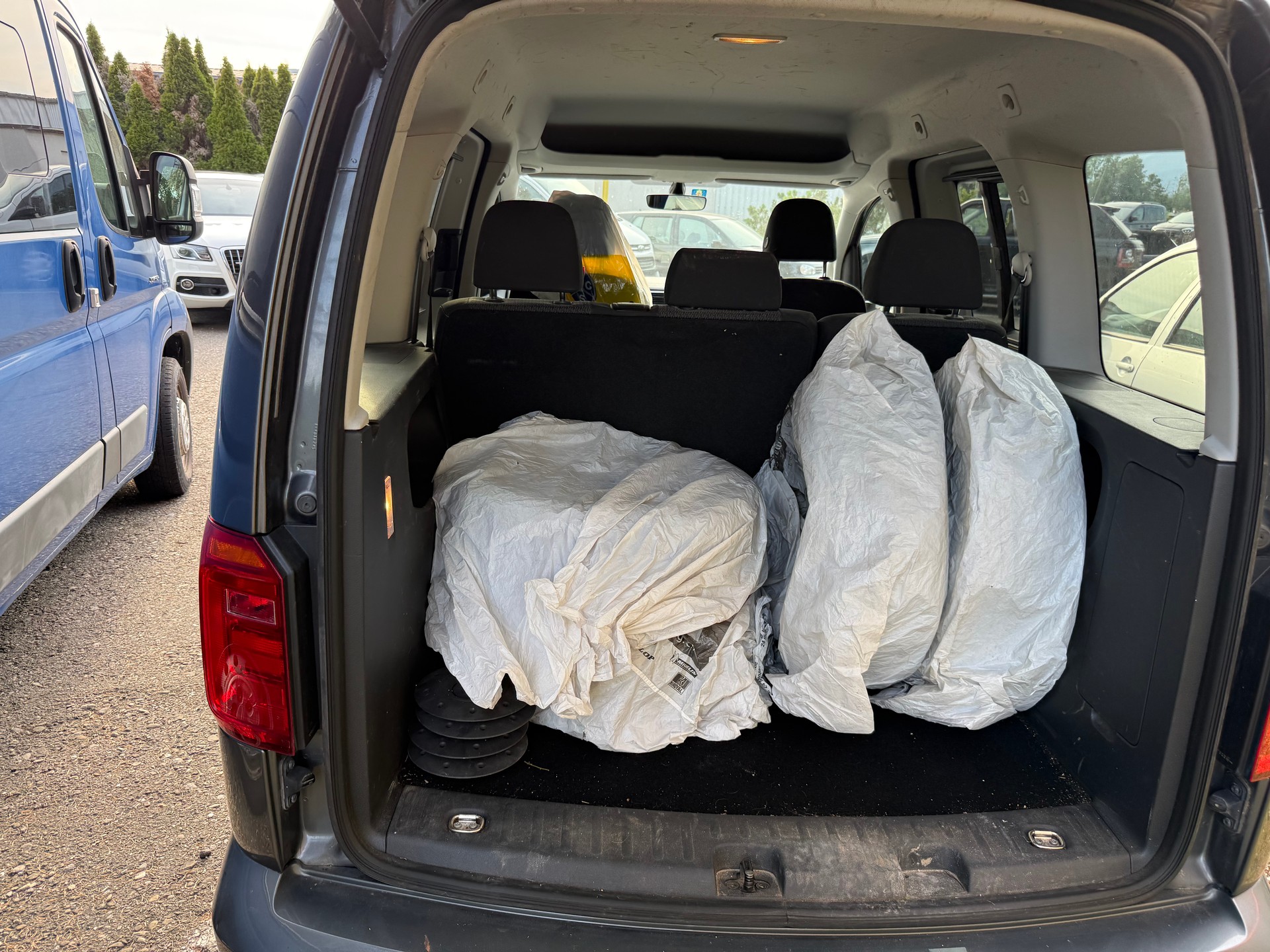 VW Caddy 1.2 TSI Family Beach-image-5