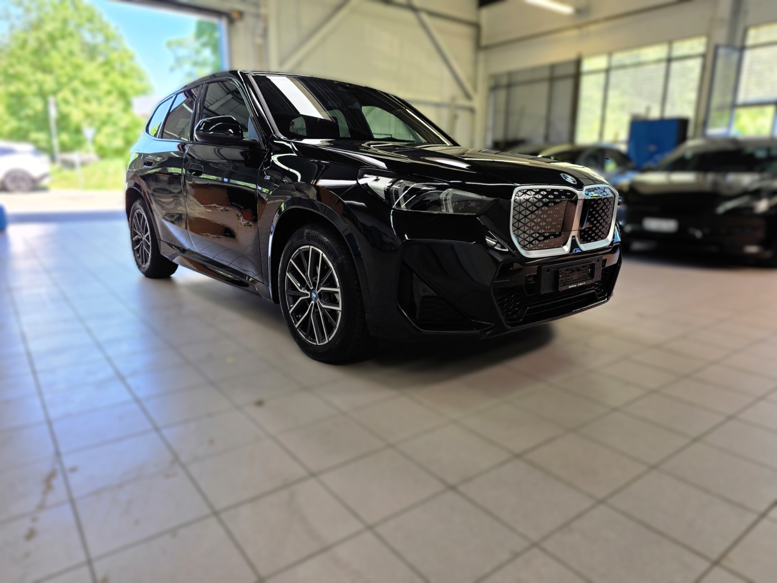 BMW iX1 eDrive 20 M Sport-image-6