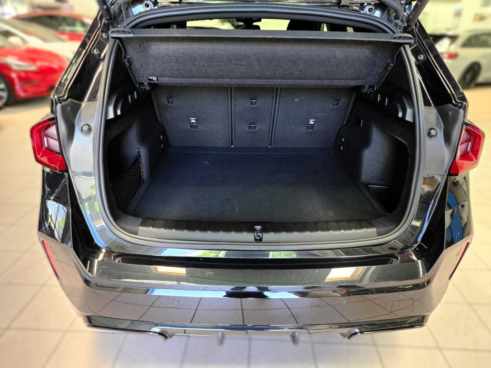 BMW iX1 eDrive 20 M Sport-image-15
