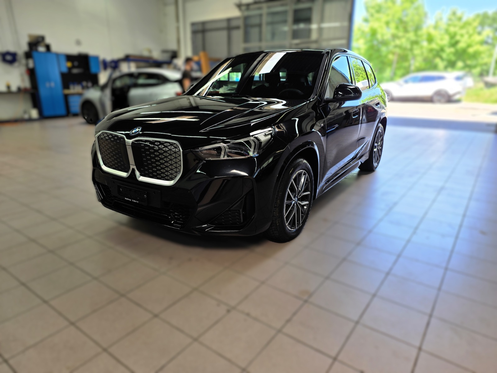 BMW iX1 eDrive 20 M Sport-image-0