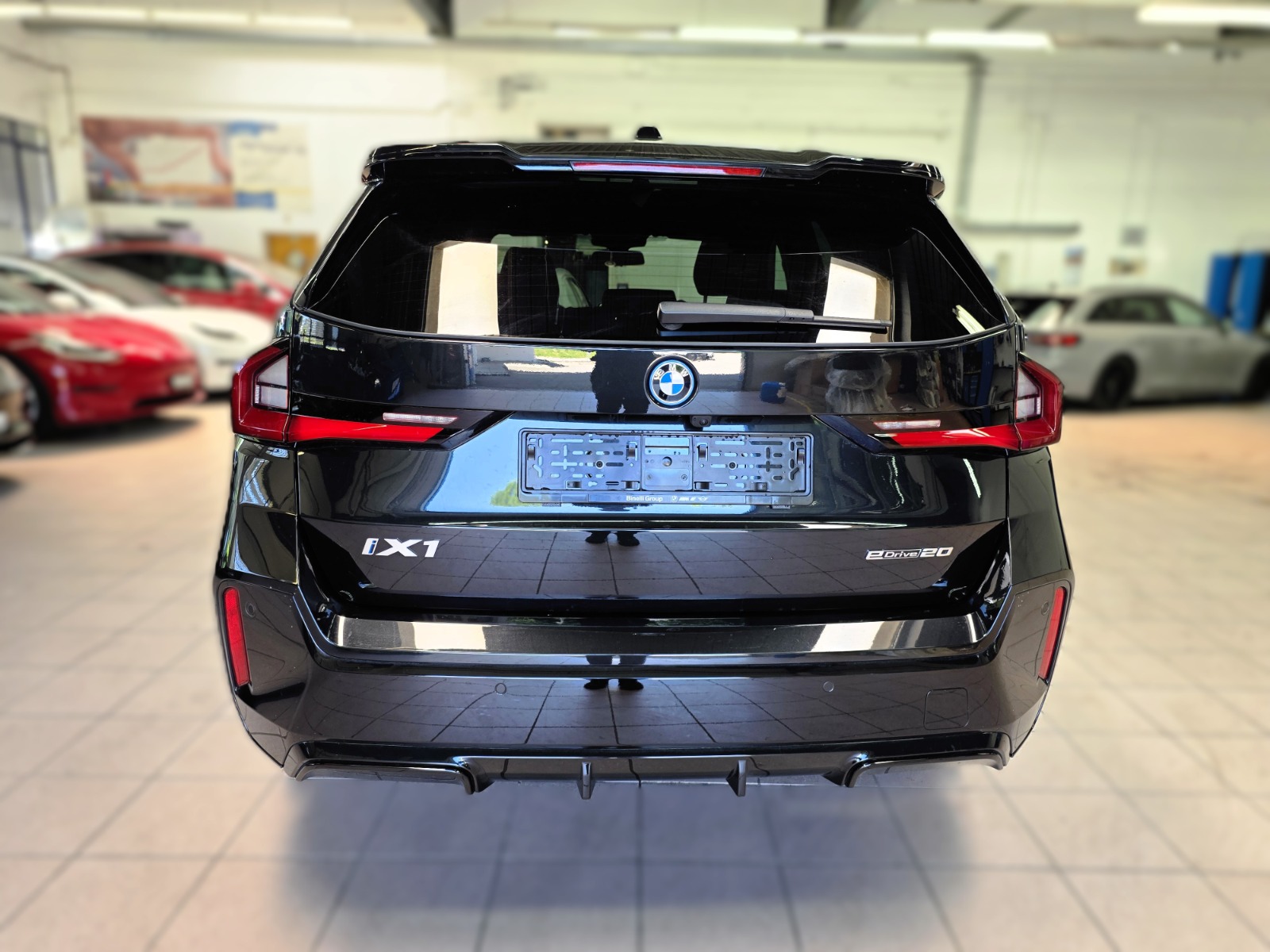 BMW iX1 eDrive 20 M Sport-image-3