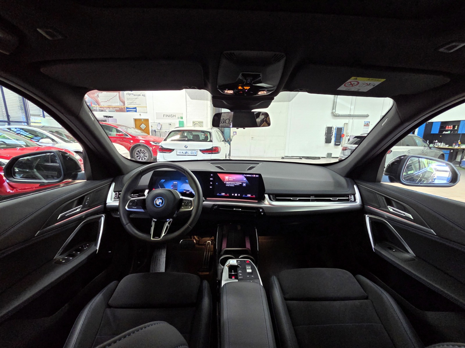 BMW iX1 eDrive 20 M Sport-image-9