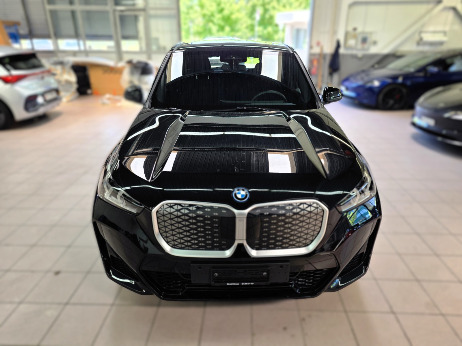 BMW iX1 eDrive 20 M Sport-image-7