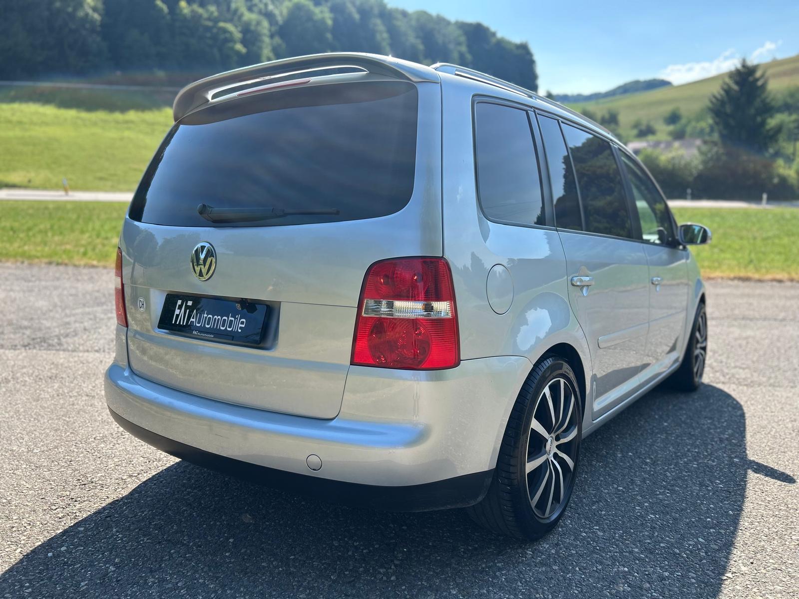 VW Touran 2.0 TDI Highline-image-4