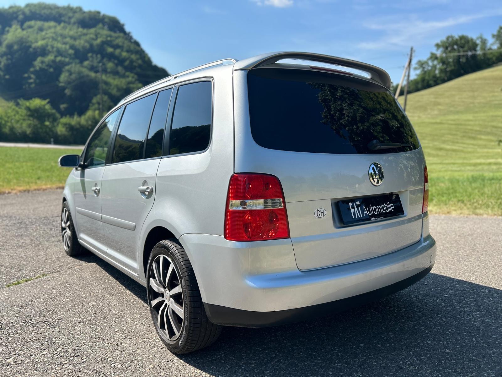 VW Touran 2.0 TDI Highline-image-2