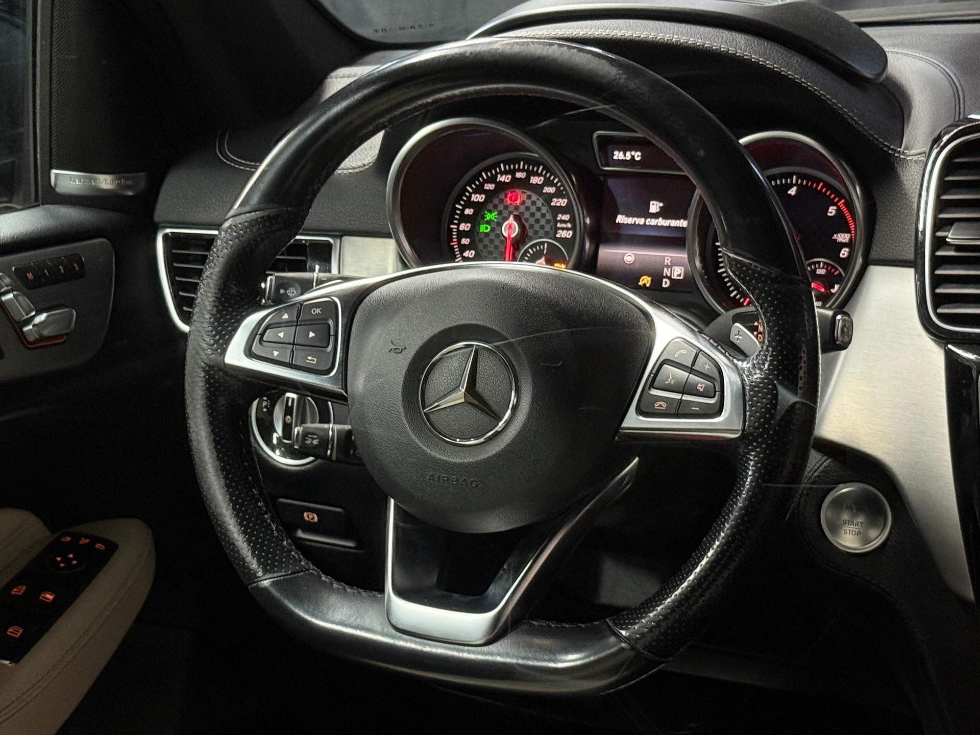 MERCEDES-BENZ GLE 350 d AMG V C . 4Matic 9G-Tronic / Vollauslastung / 8 Alufelgen / Panoramadach / Harman-Kardon / Etc..-image-10