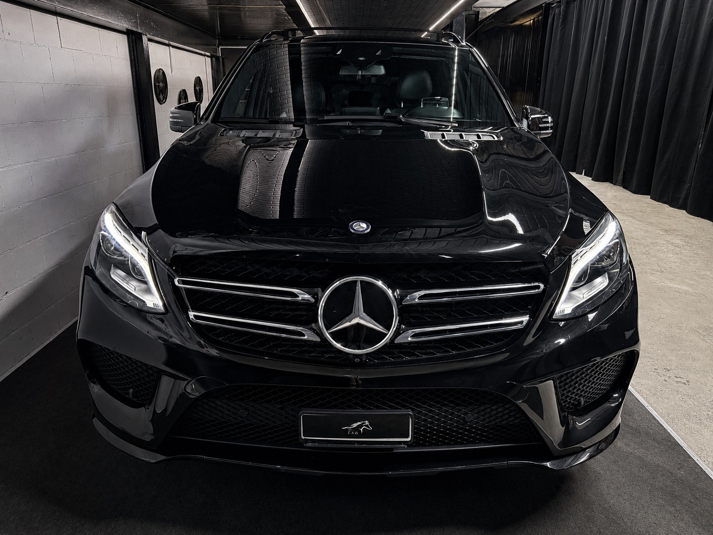 MERCEDES-BENZ GLE 350 d AMG V C . 4Matic 9G-Tronic / Vollauslastung / 8 Alufelgen / Panoramadach / Harman-Kardon / Etc..-image-0
