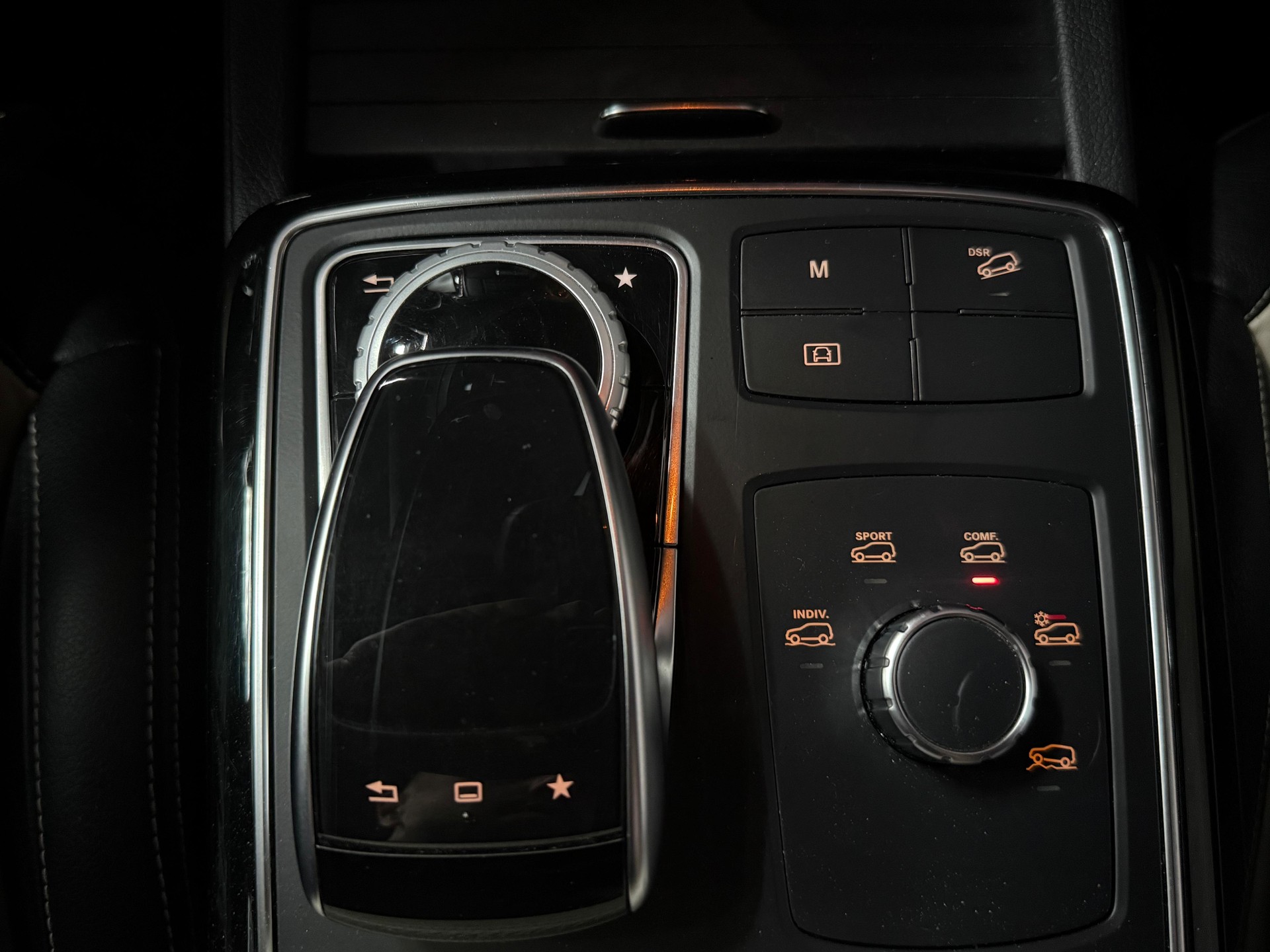 MERCEDES-BENZ GLE 350 d AMG V C . 4Matic 9G-Tronic / Vollauslastung / 8 Alufelgen / Panoramadach / Harman-Kardon / Etc..-image-14