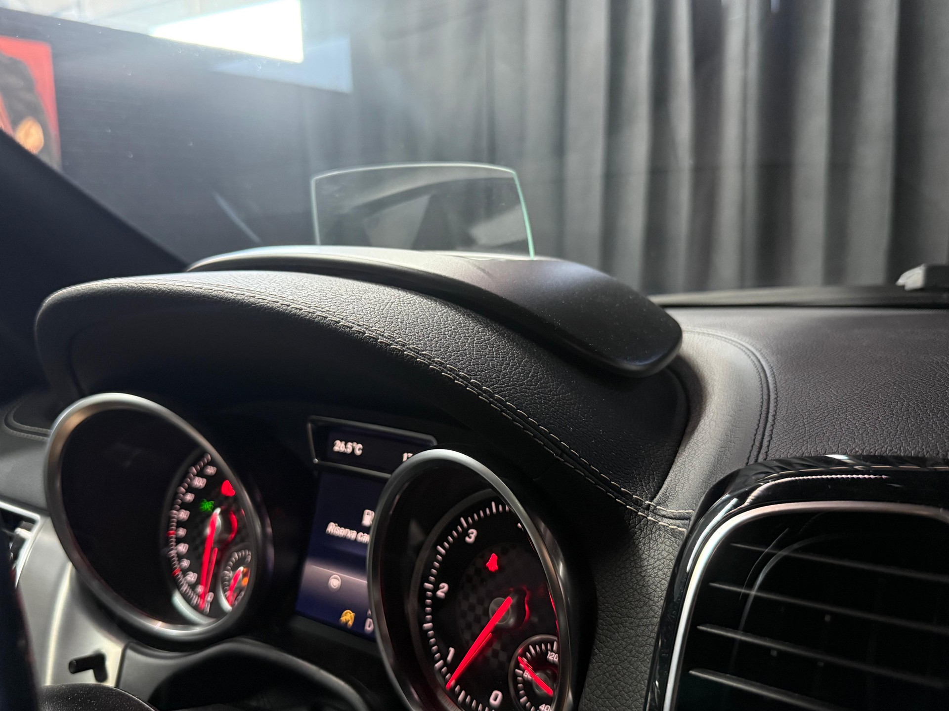 MERCEDES-BENZ GLE 350 d AMG V C . 4Matic 9G-Tronic / Vollauslastung / 8 Alufelgen / Panoramadach / Harman-Kardon / Etc..-image-12