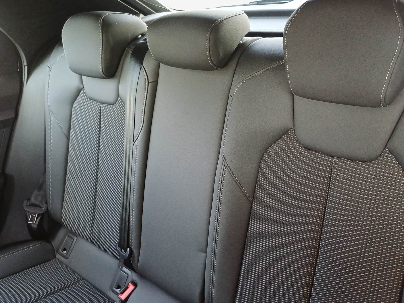 AUDI A1 Sportback 30 TFSI advanced Attraction S-tronic-image-11