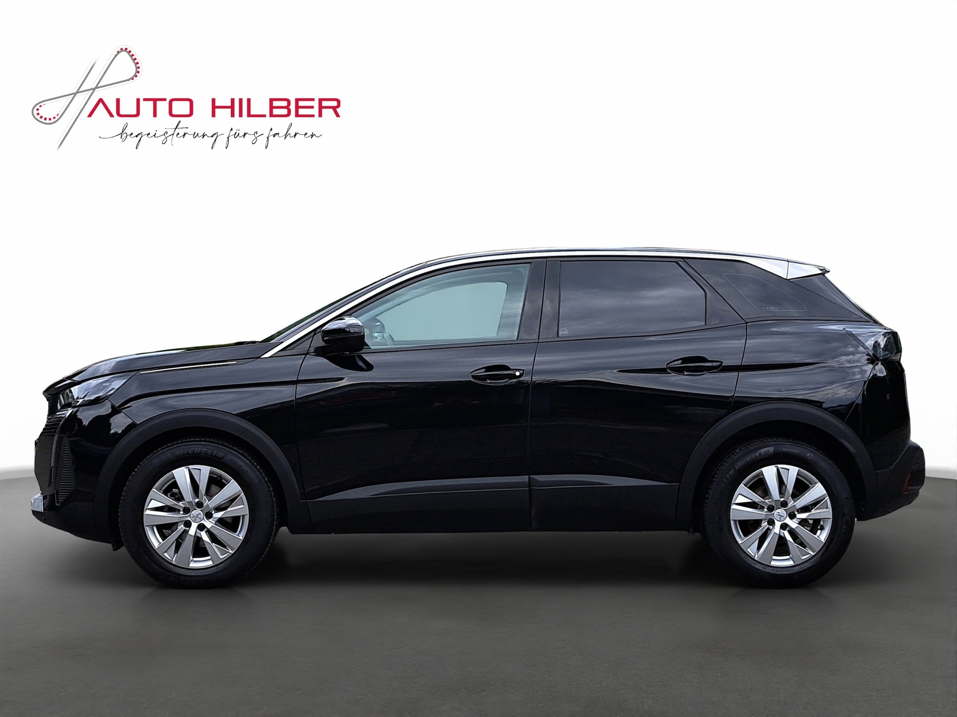 PEUGEOT 3008 1.2 PureTech Active Pack EAT8 *Carplay*-image-2