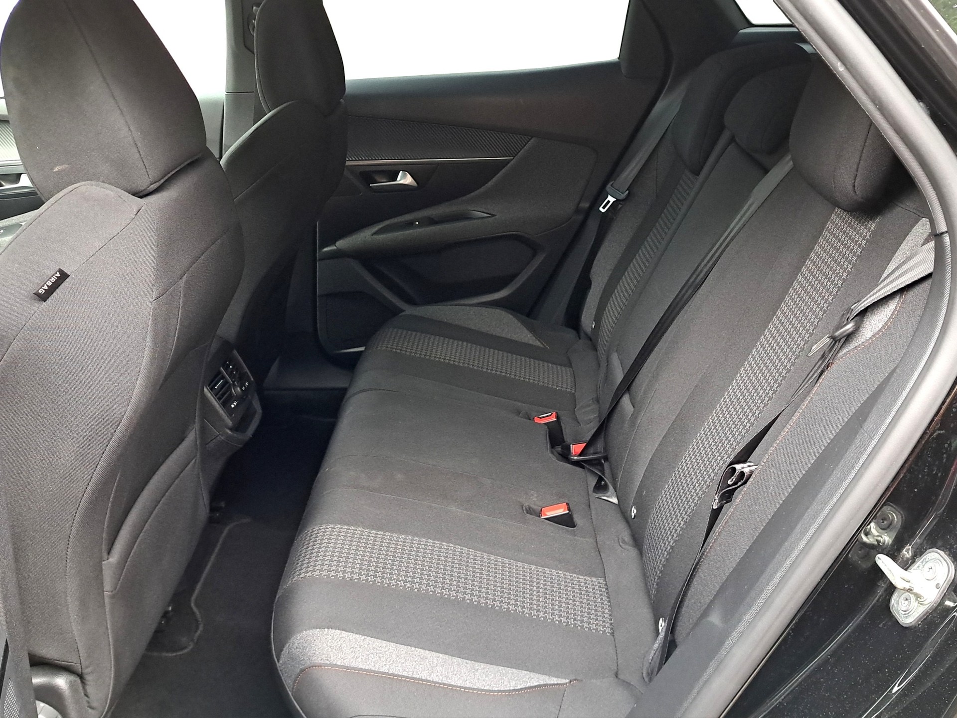 PEUGEOT 3008 1.2 PureTech Active Pack EAT8 *Carplay*-image-10
