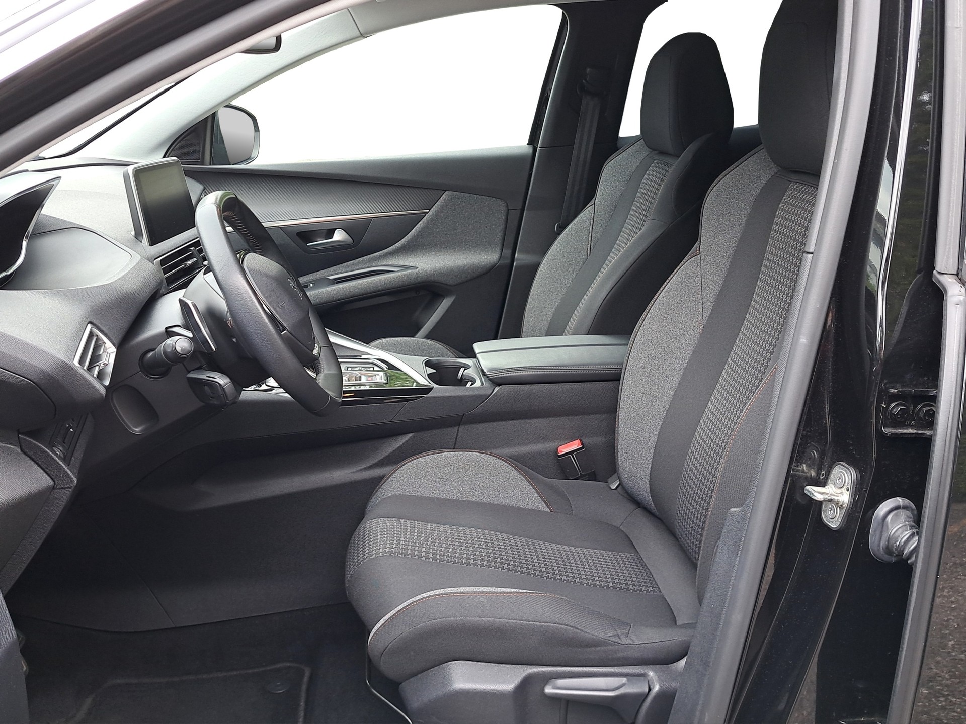 PEUGEOT 3008 1.2 PureTech Active Pack EAT8 *Carplay*-image-9