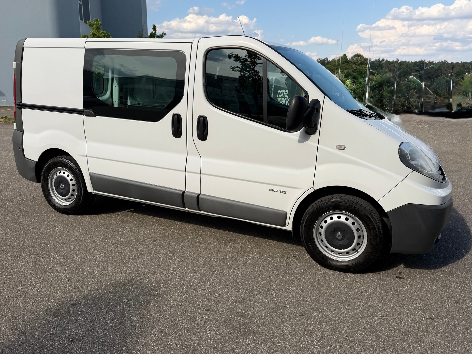RENAULT Trafic 2.0 dCi 115 2.9t L1H1-image-3
