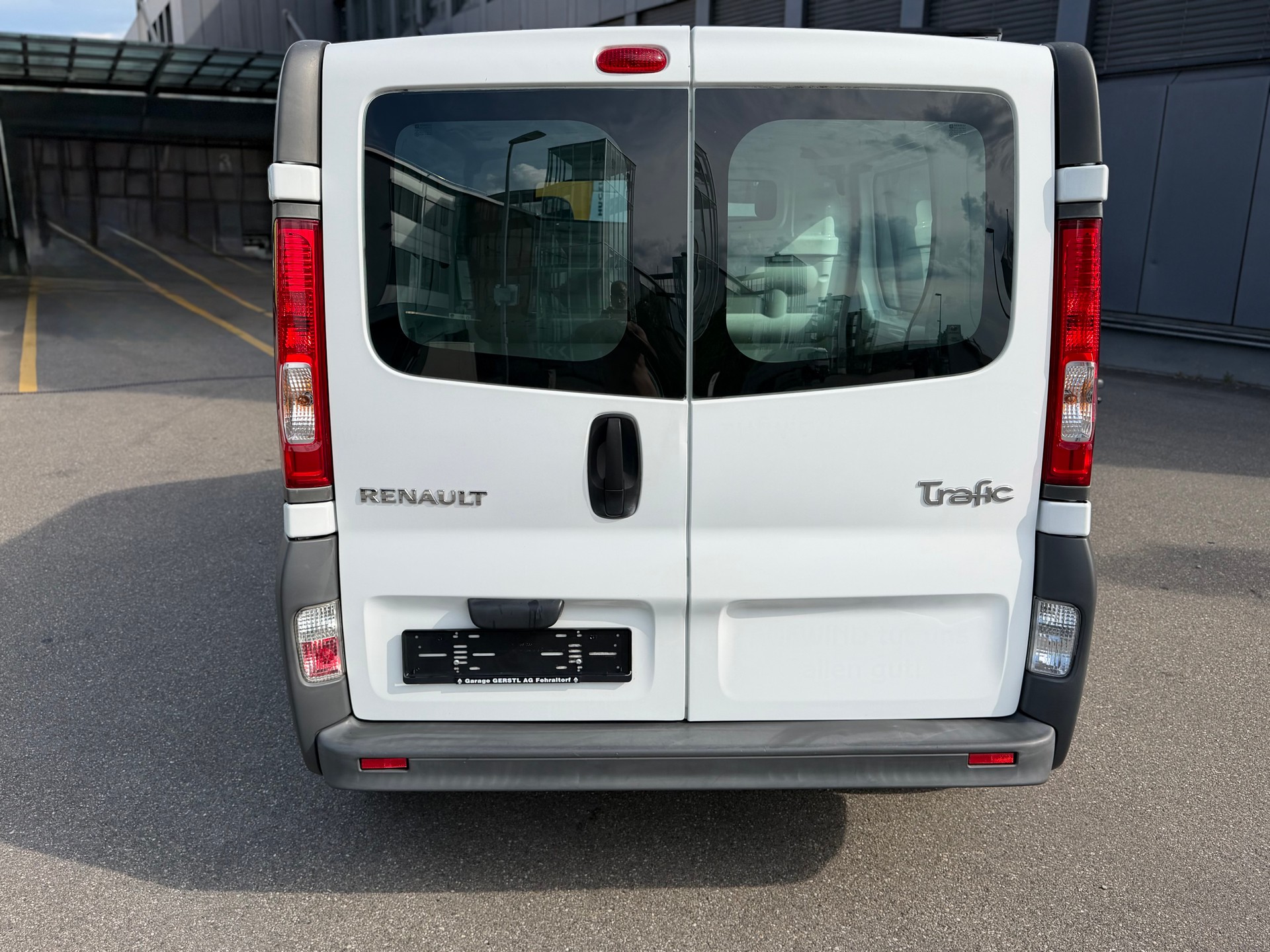 RENAULT Trafic 2.0 dCi 115 2.9t L1H1-image-5