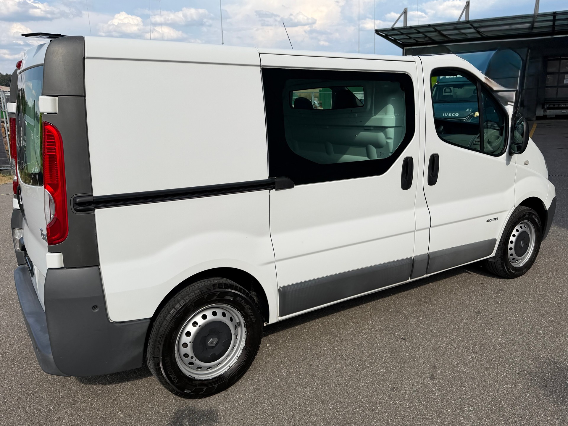 RENAULT Trafic 2.0 dCi 115 2.9t L1H1-image-4