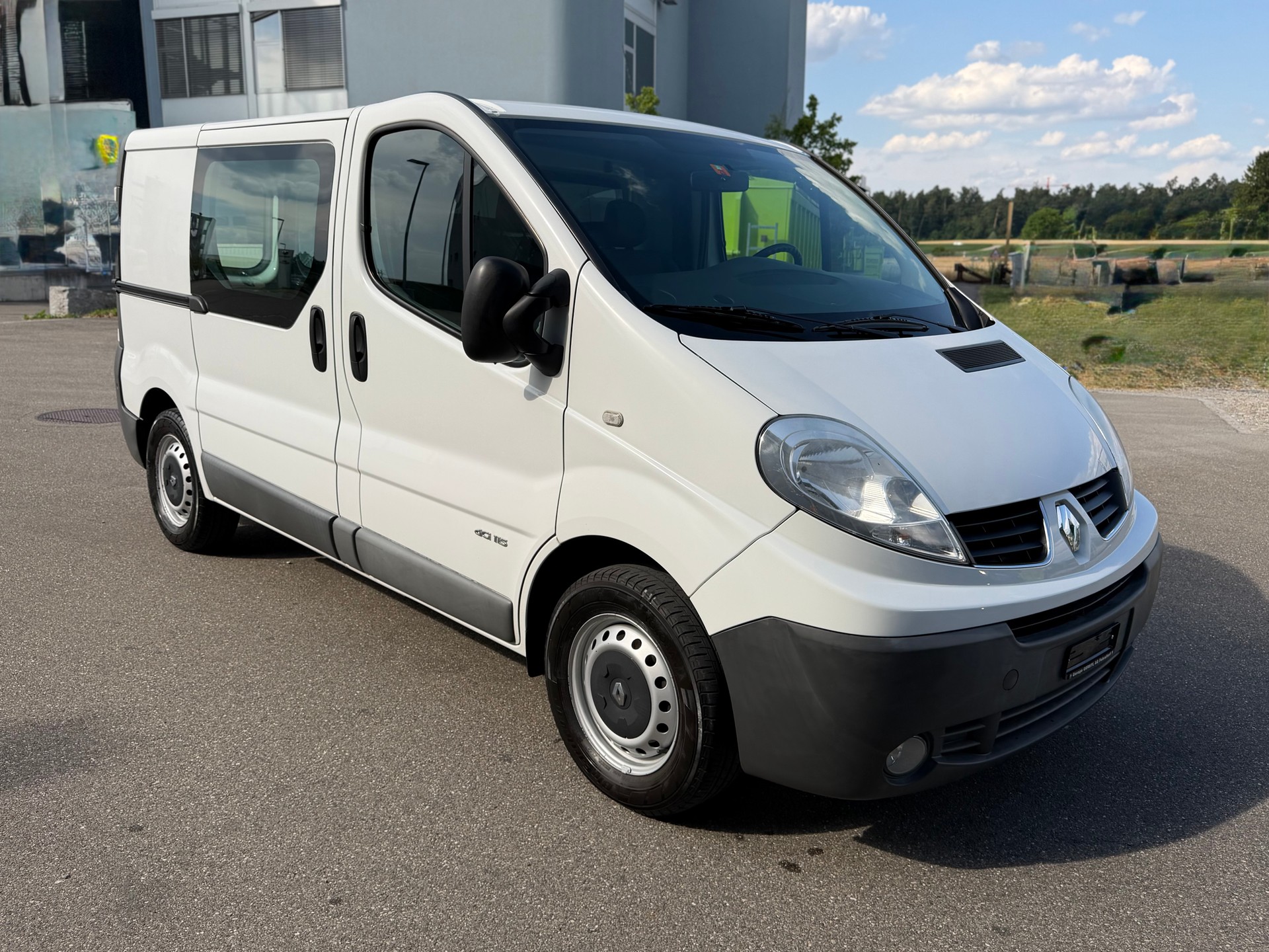 RENAULT Trafic 2.0 dCi 115 2.9t L1H1-image-2