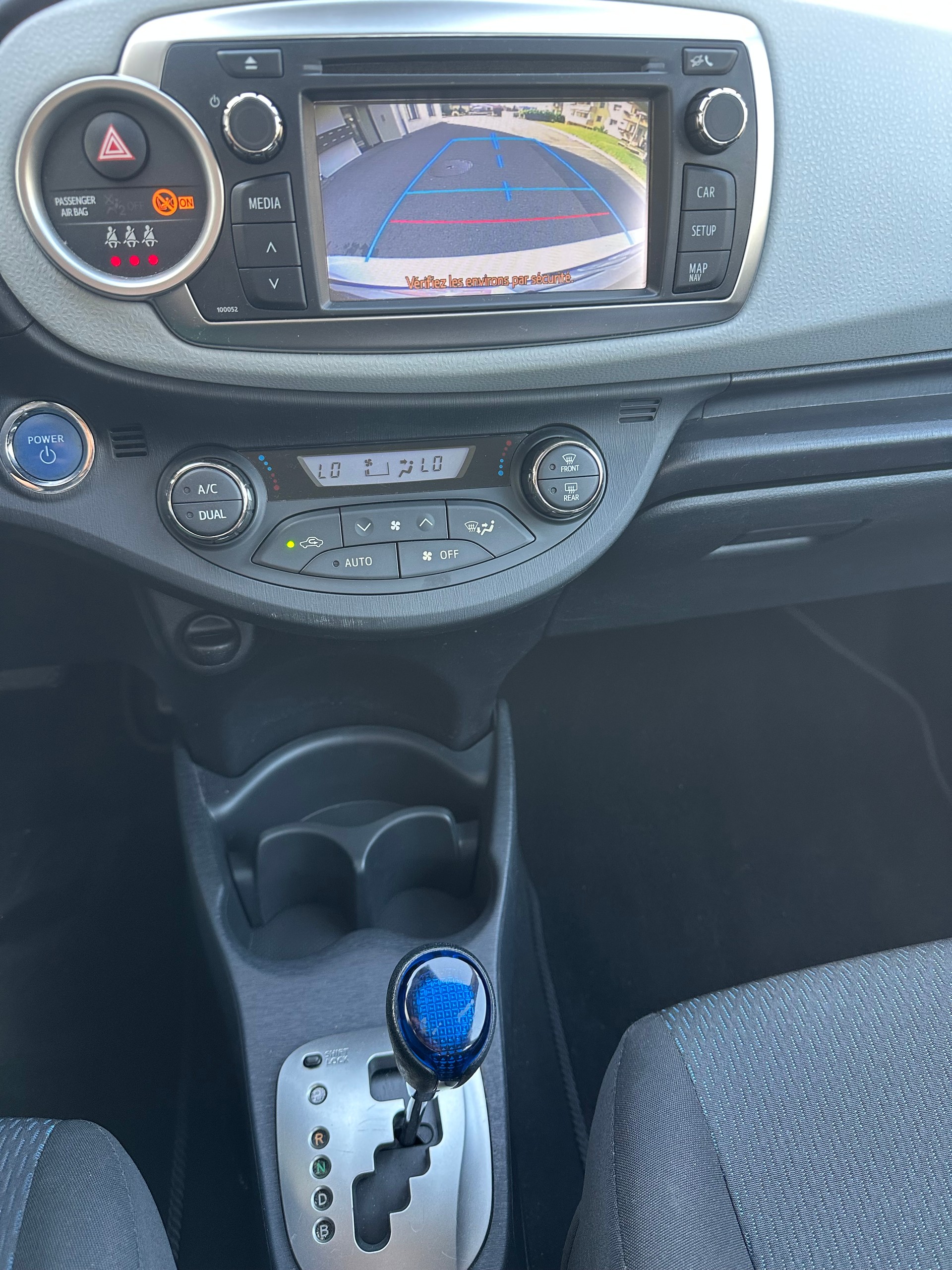 TOYOTA Yaris 1.5 VVT-i Hybrid Sol Premium CVT-image-2