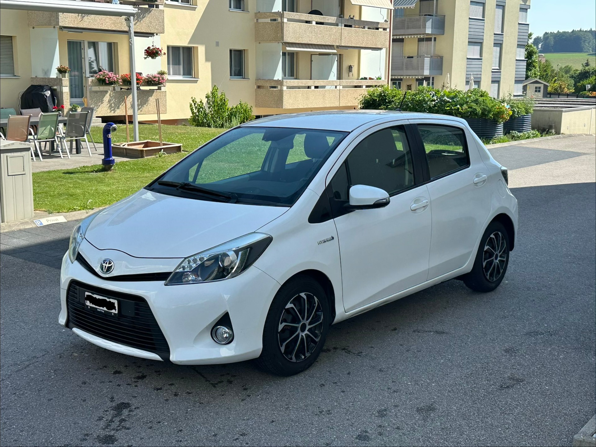 TOYOTA Yaris 1.5 VVT-i Hybrid Sol Premium CVT-image-0