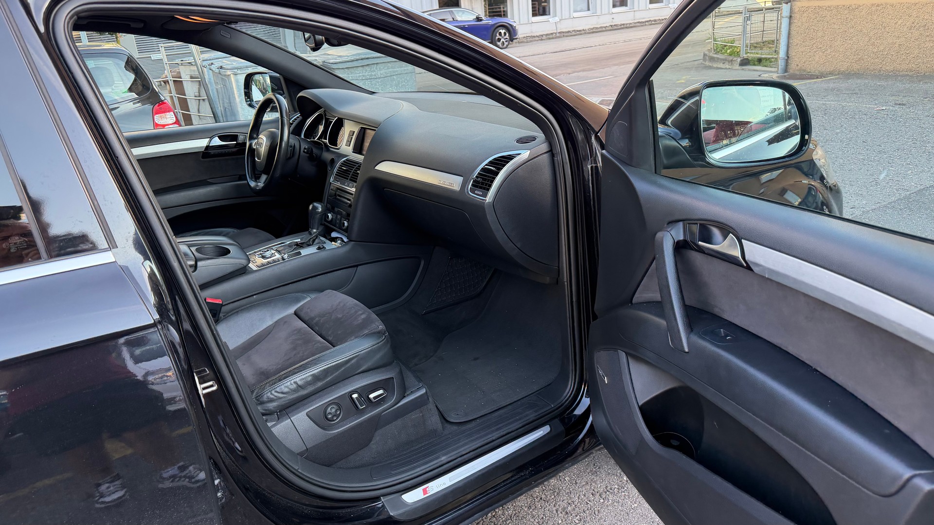AUDI Q7 3.0 TDI addBlue quattro tiptronic-image-4