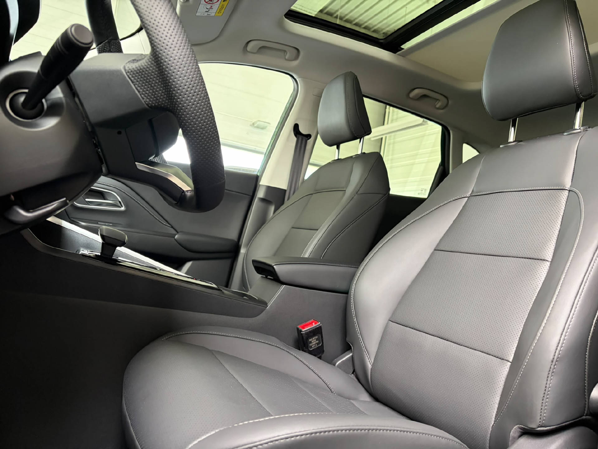MG ZS 1.5 Hybrid+ Luxury-image-11