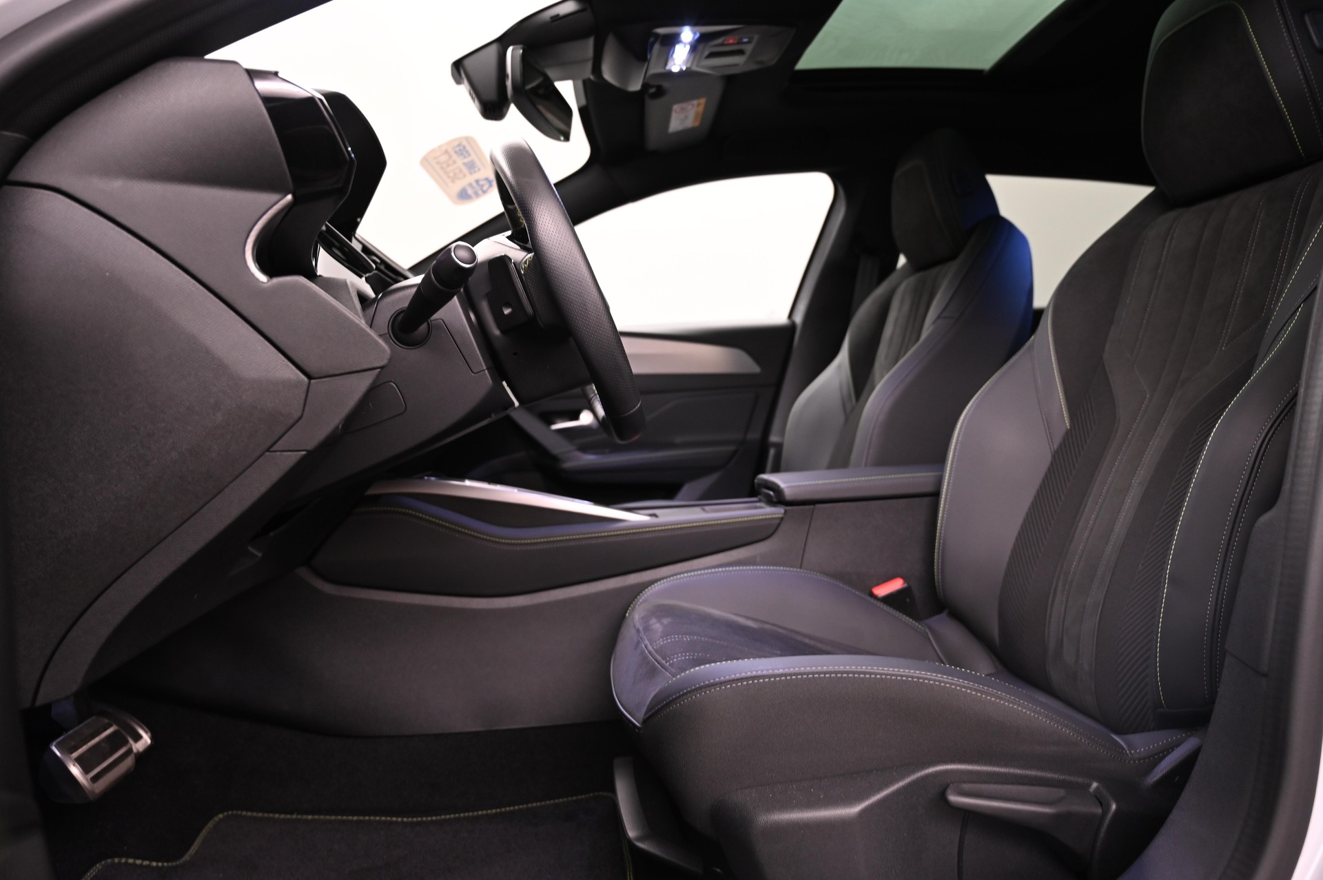 PEUGEOT 408 1.6 PHEV 180 GT-image-5