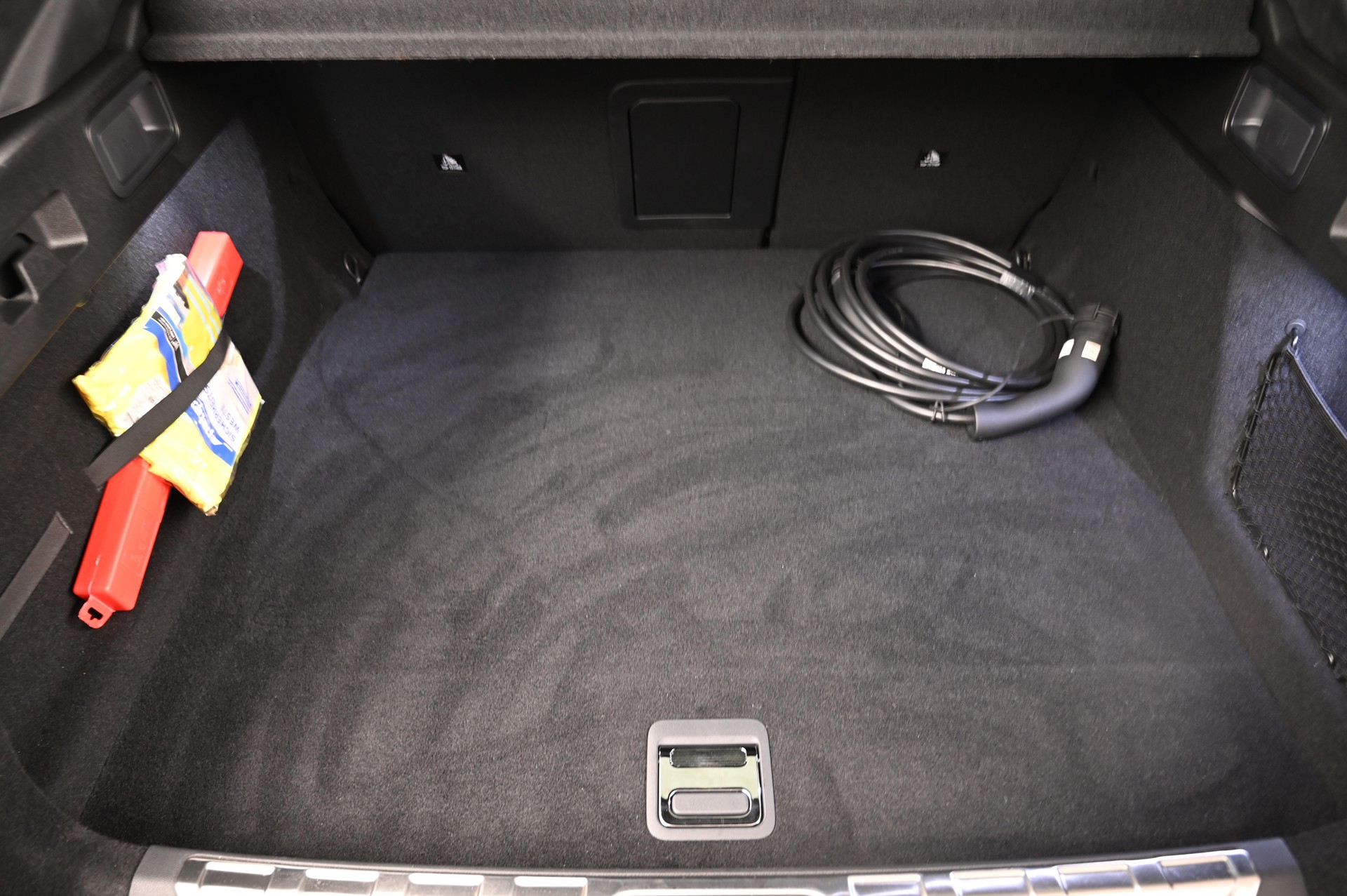 PEUGEOT 408 1.6 PHEV 180 GT-image-17