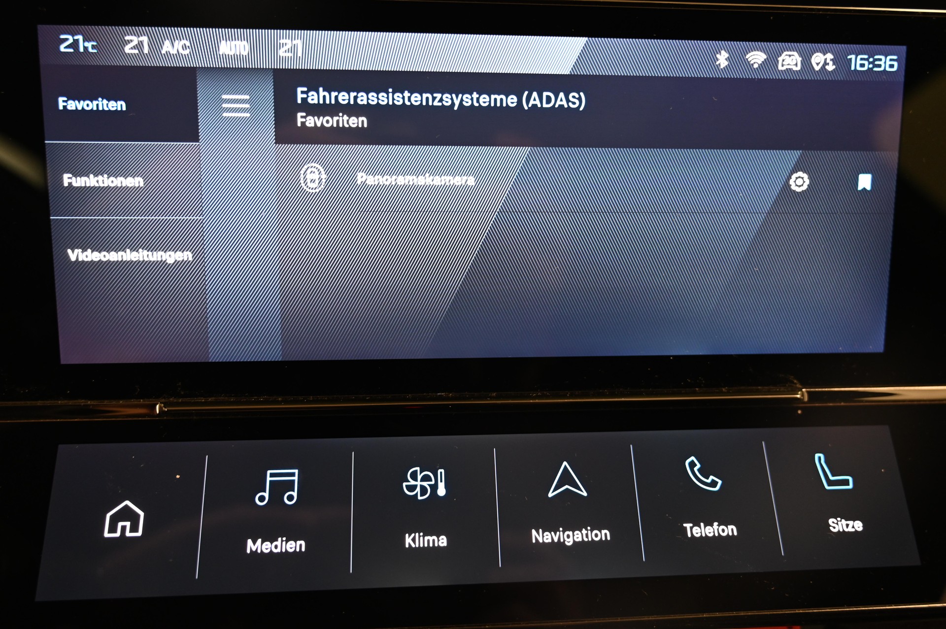 PEUGEOT 408 1.6 PHEV 180 GT-image-13