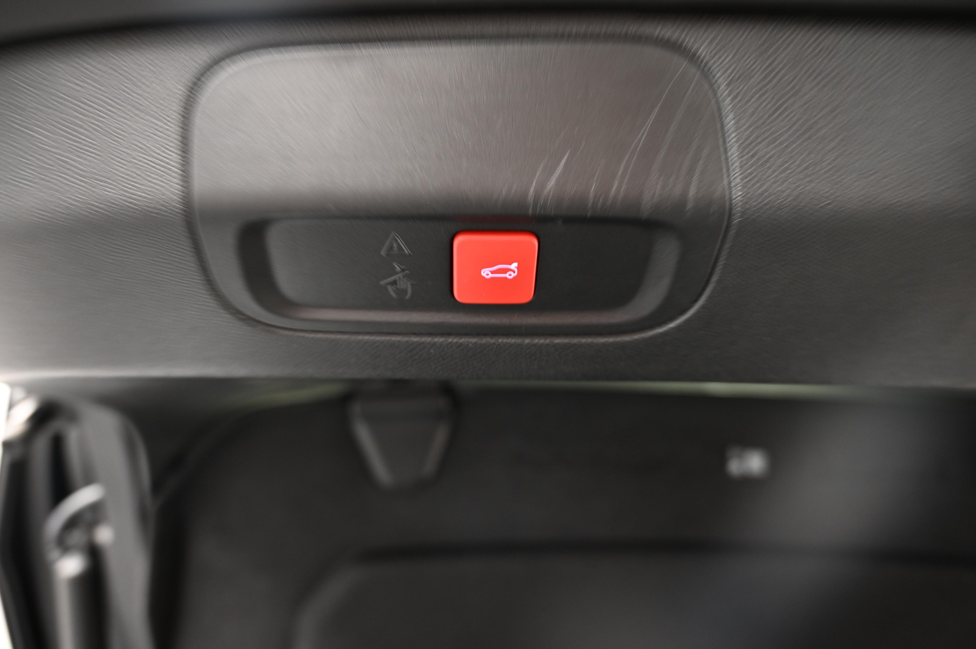 PEUGEOT 408 1.6 PHEV 180 GT-image-18