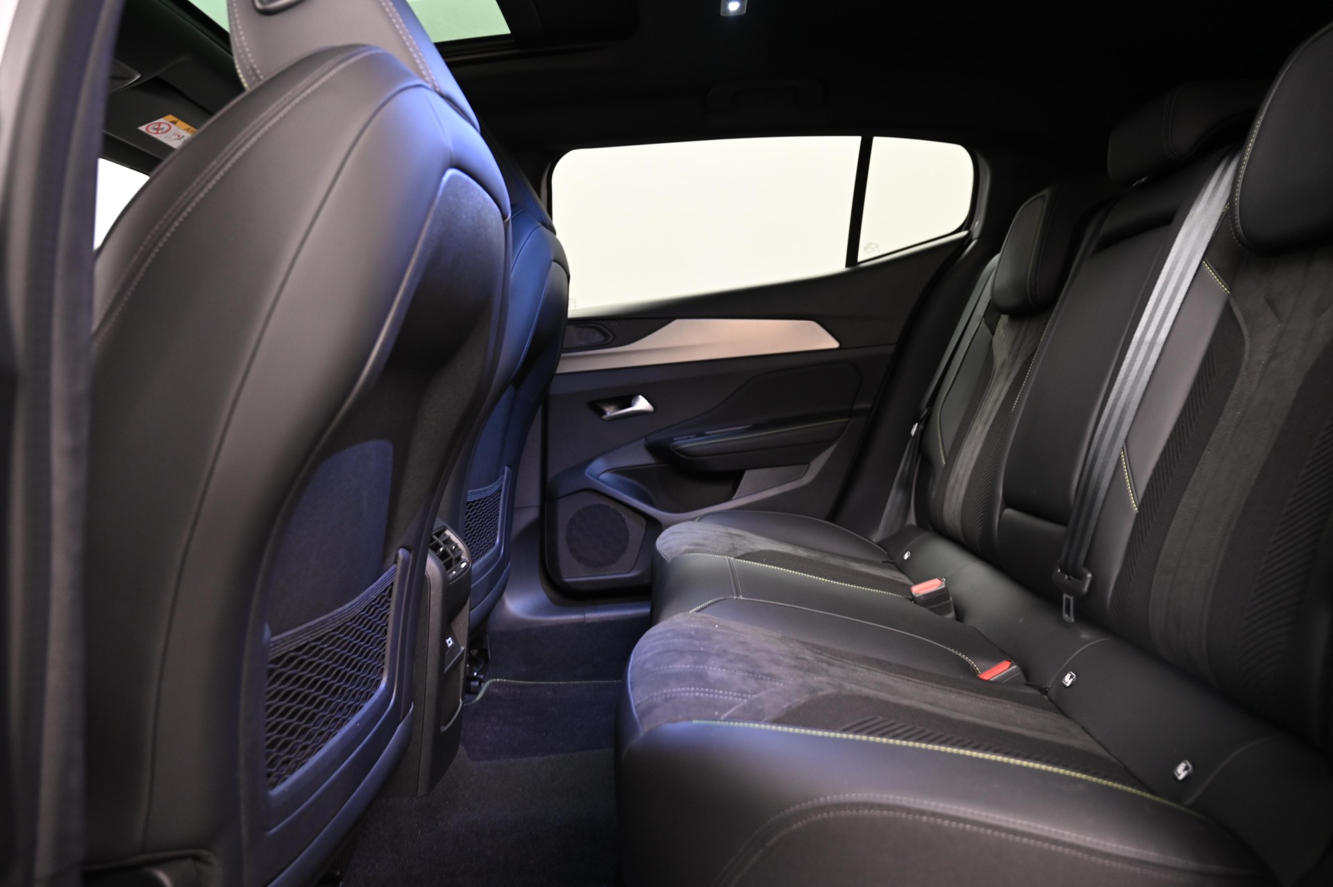 PEUGEOT 408 1.6 PHEV 180 GT-image-6