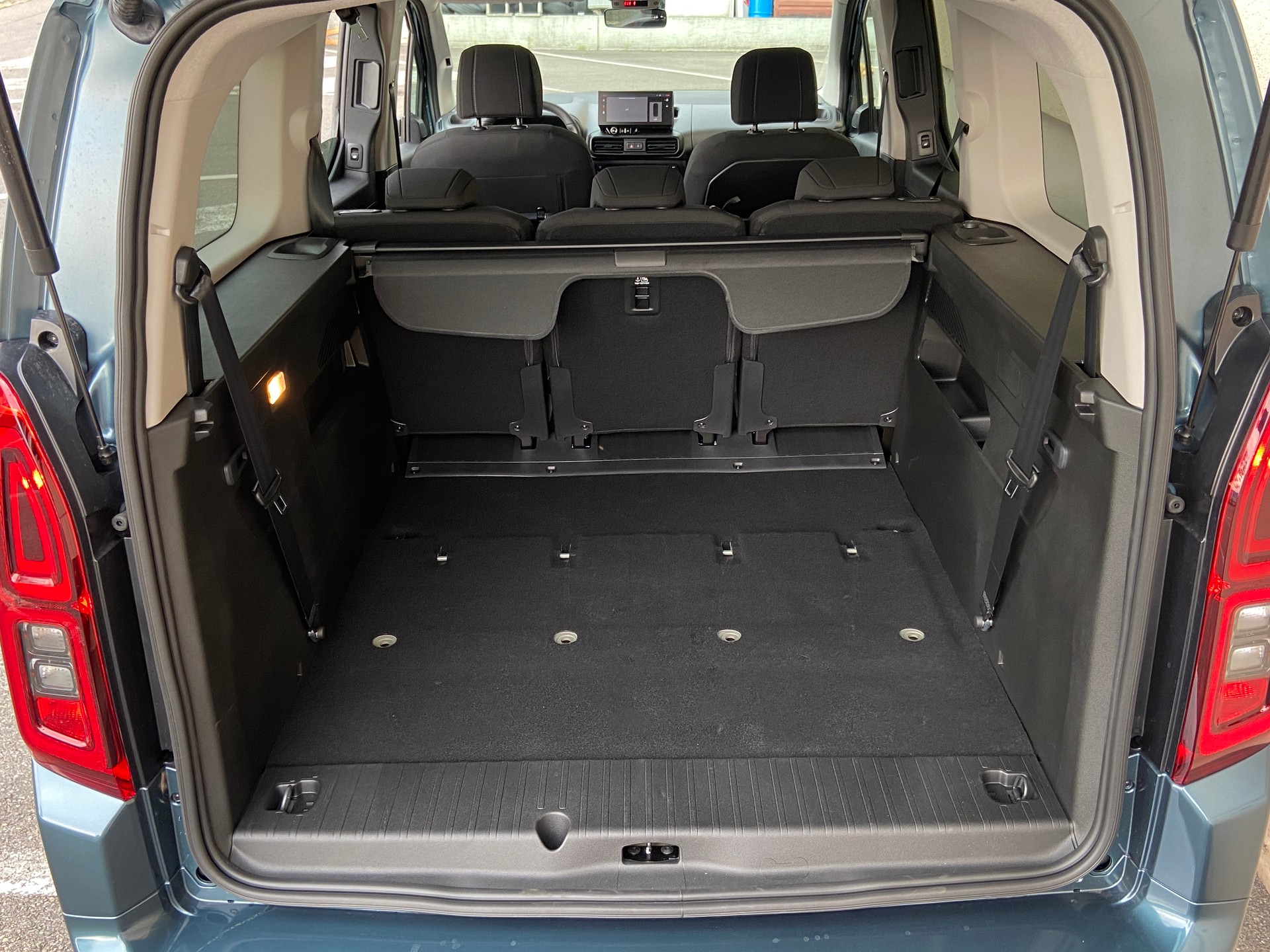 FIAT Qubo L 1.5 D La Prima 7-Sitzer-image-11