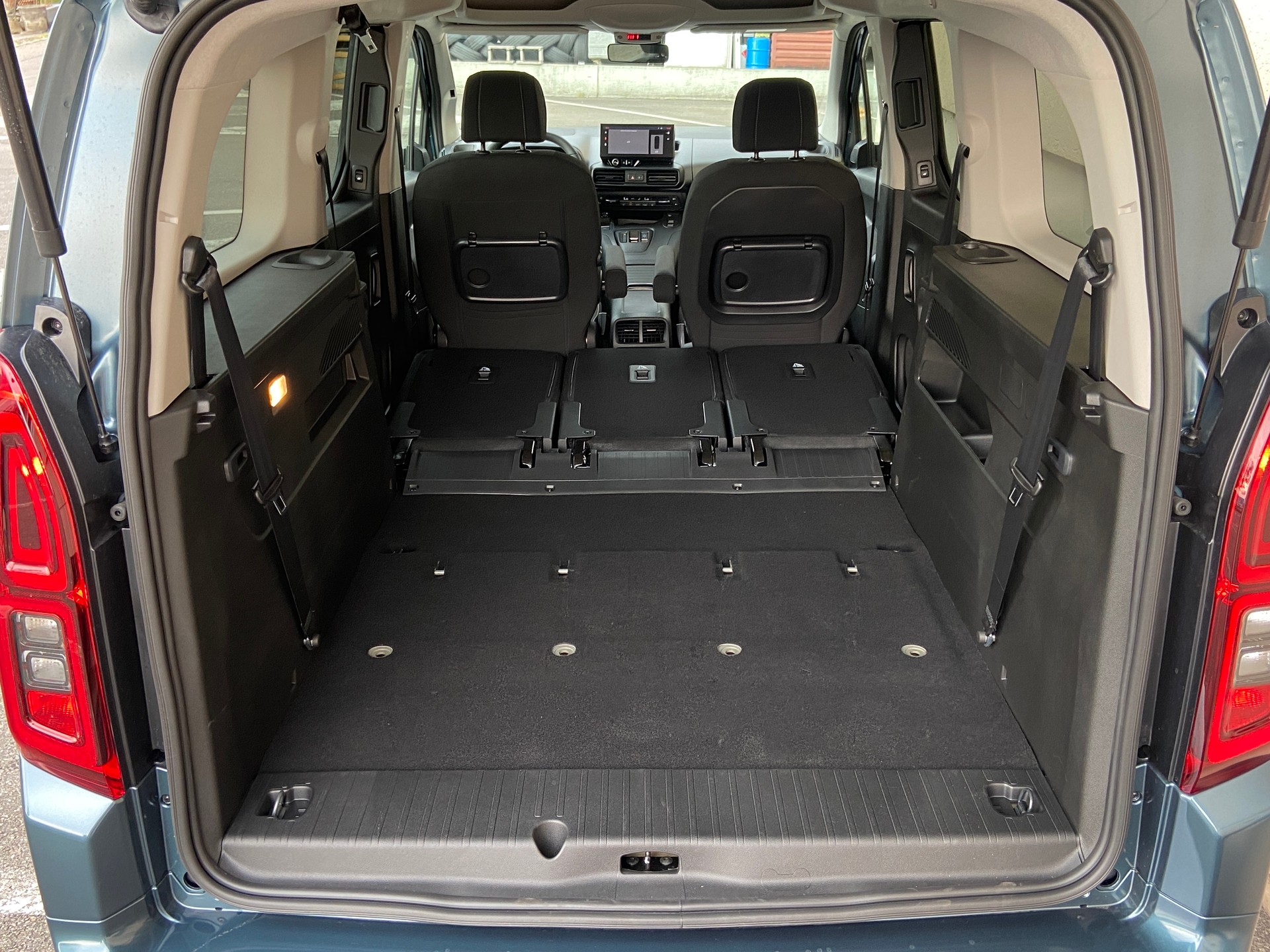 FIAT Qubo L 1.5 D La Prima 7-Sitzer-image-12