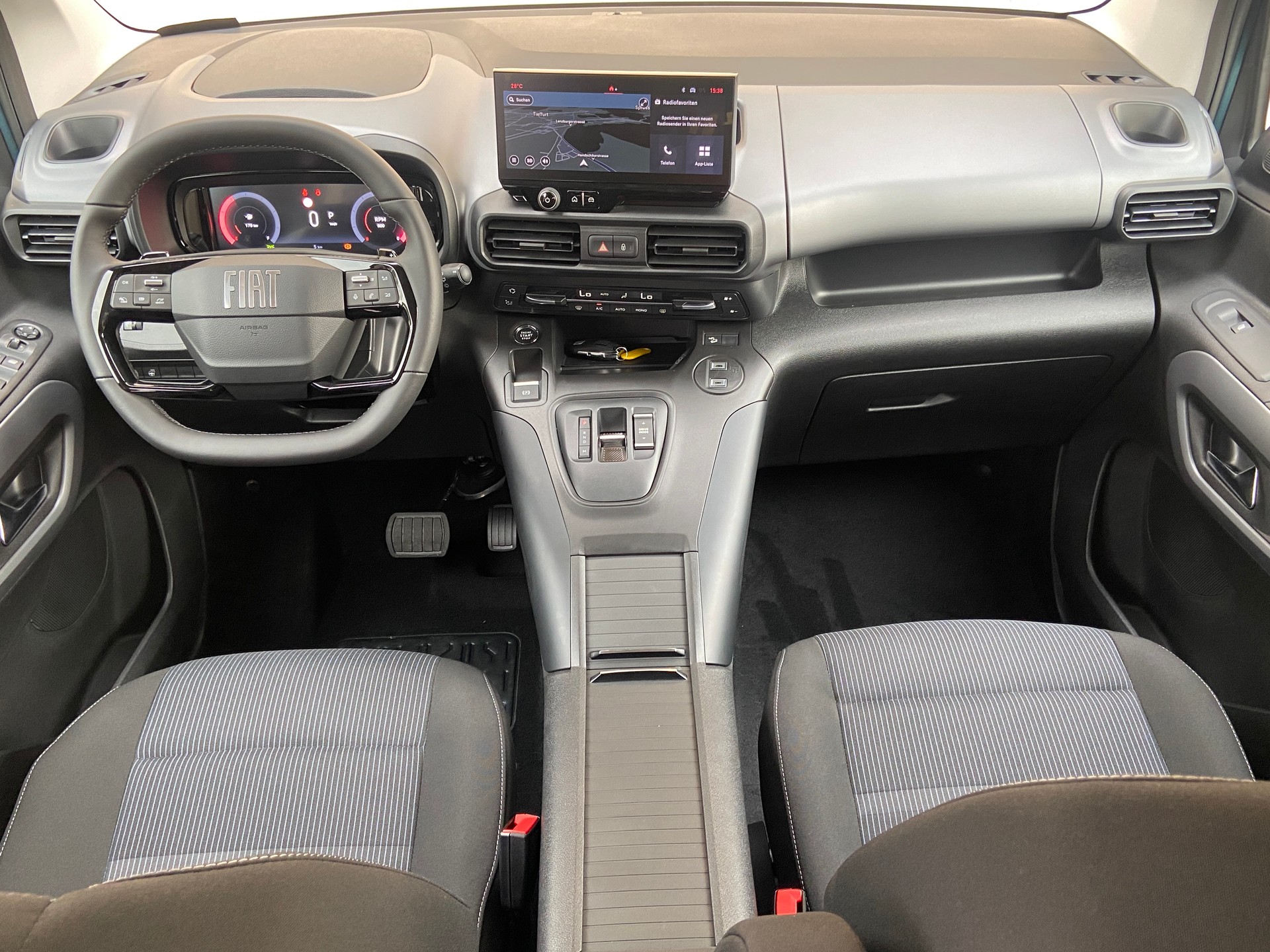 FIAT Qubo L 1.5 D La Prima 7-Sitzer-showroom-element-3