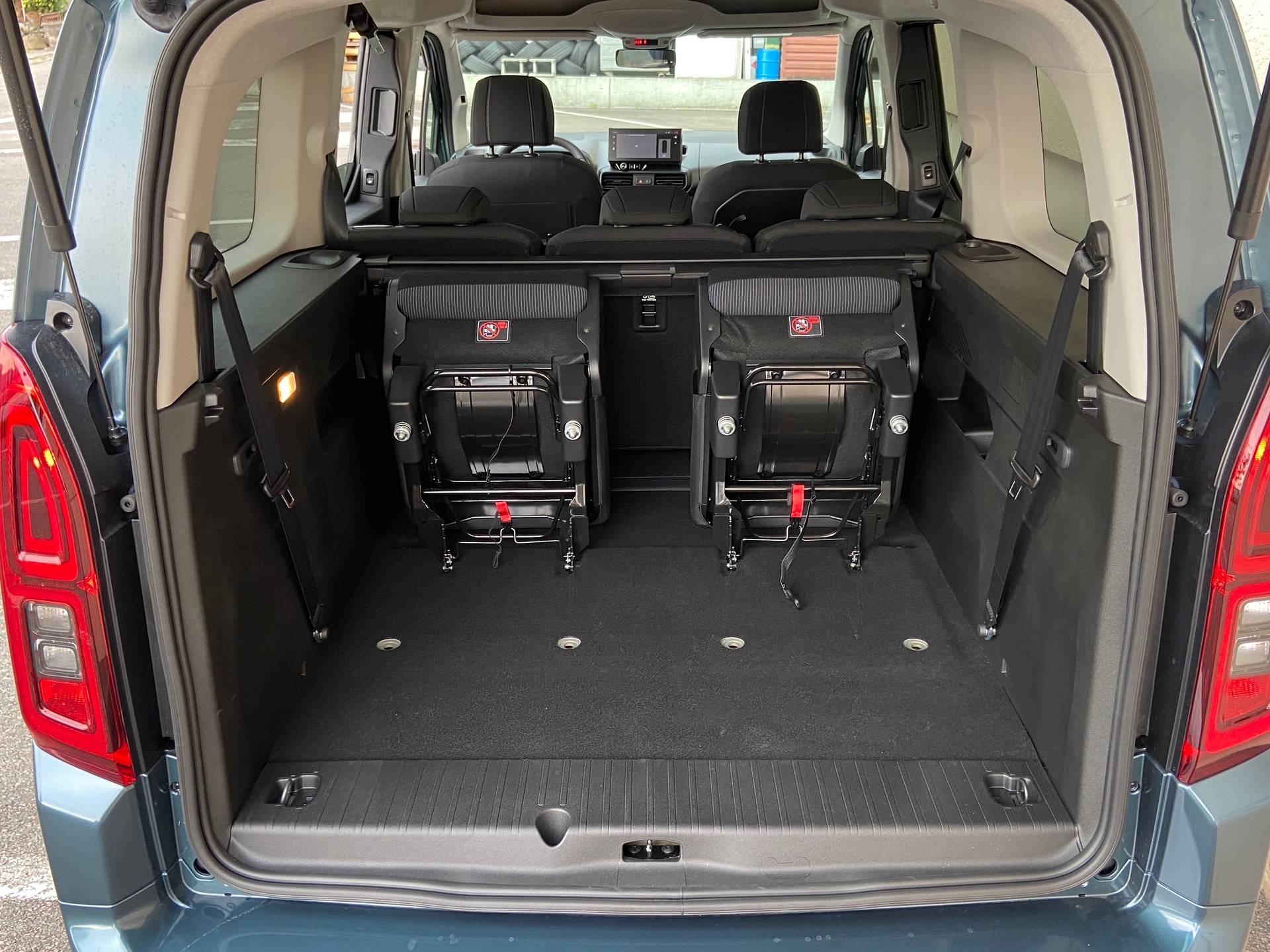 FIAT Qubo L 1.5 D La Prima 7-Sitzer-image-10