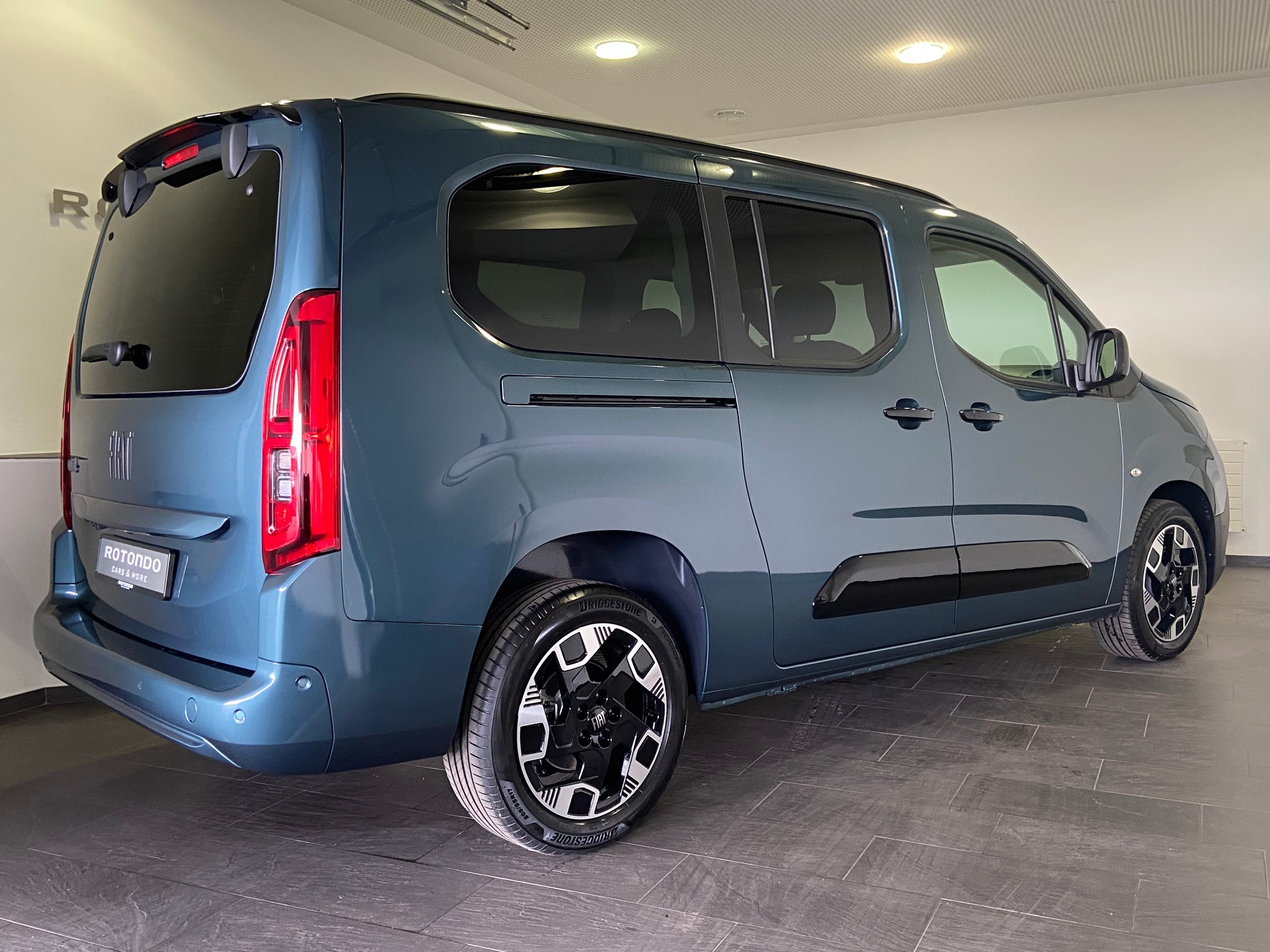 FIAT Qubo L 1.5 D La Prima 7-Sitzer-showroom-element-1