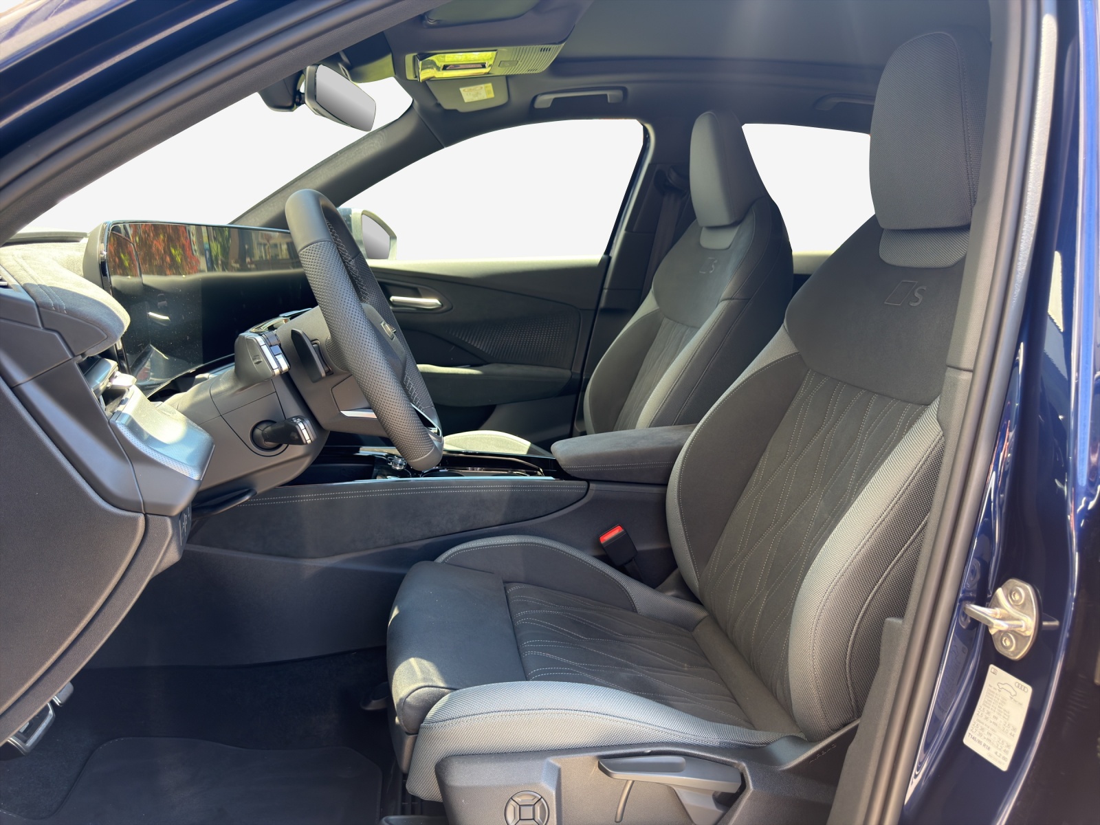 AUDI Q3 SUV 110 kW TFSI S tronic-image-7