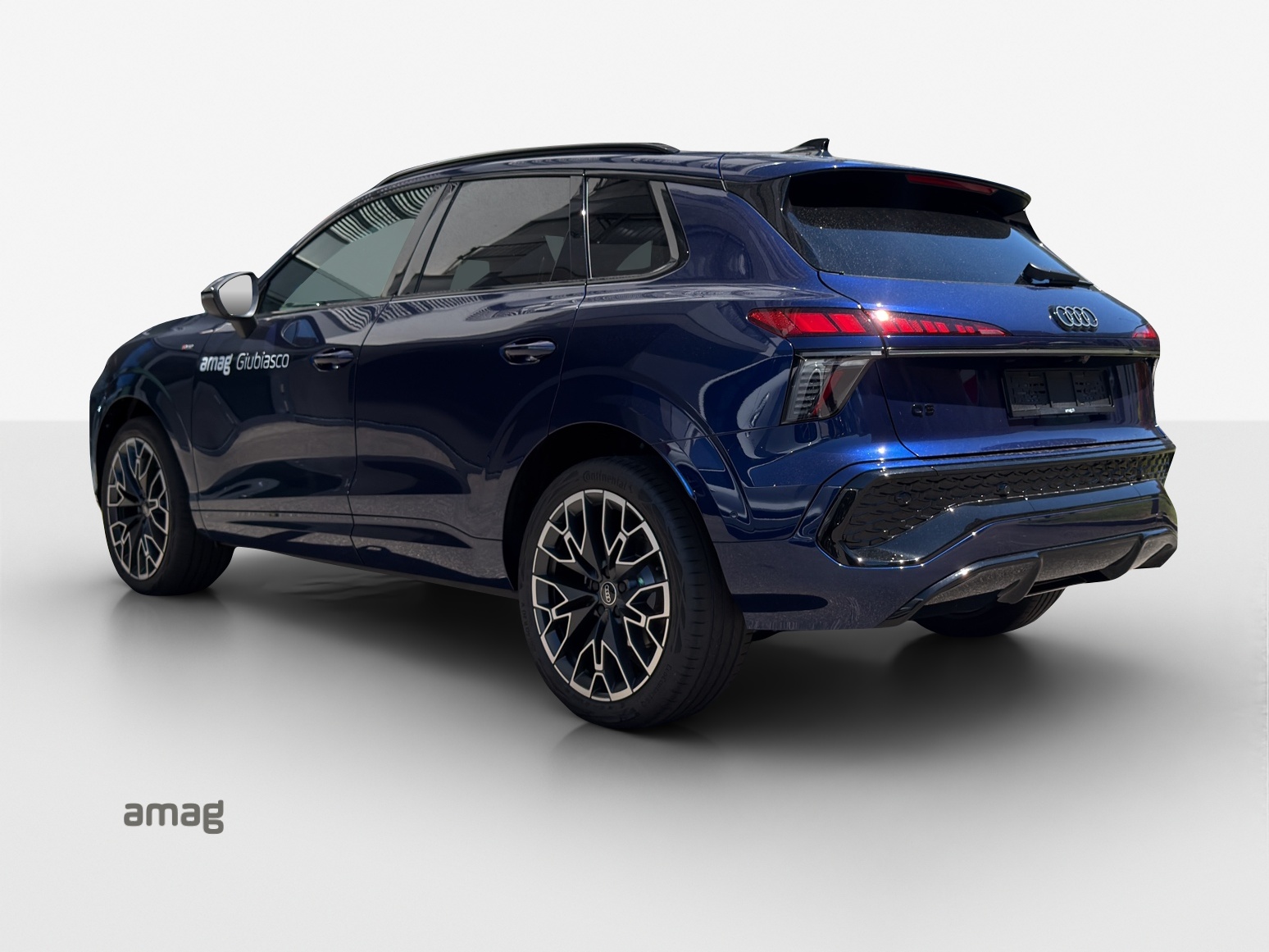 AUDI Q3 SUV 110 kW TFSI S tronic-image-2