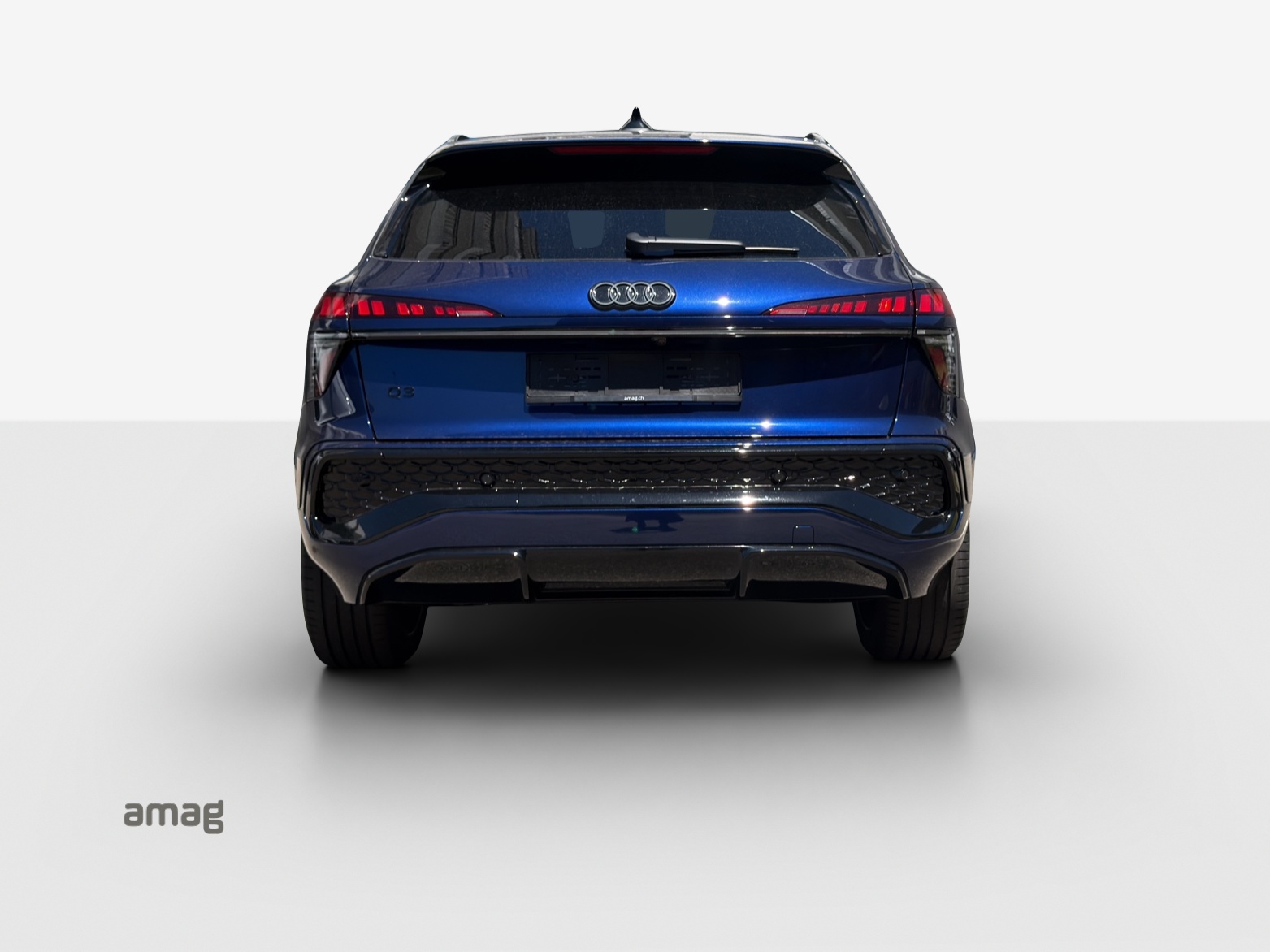 AUDI Q3 SUV 110 kW TFSI S tronic-image-3