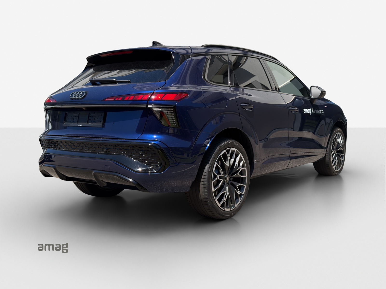 AUDI Q3 SUV 110 kW TFSI S tronic-image-4