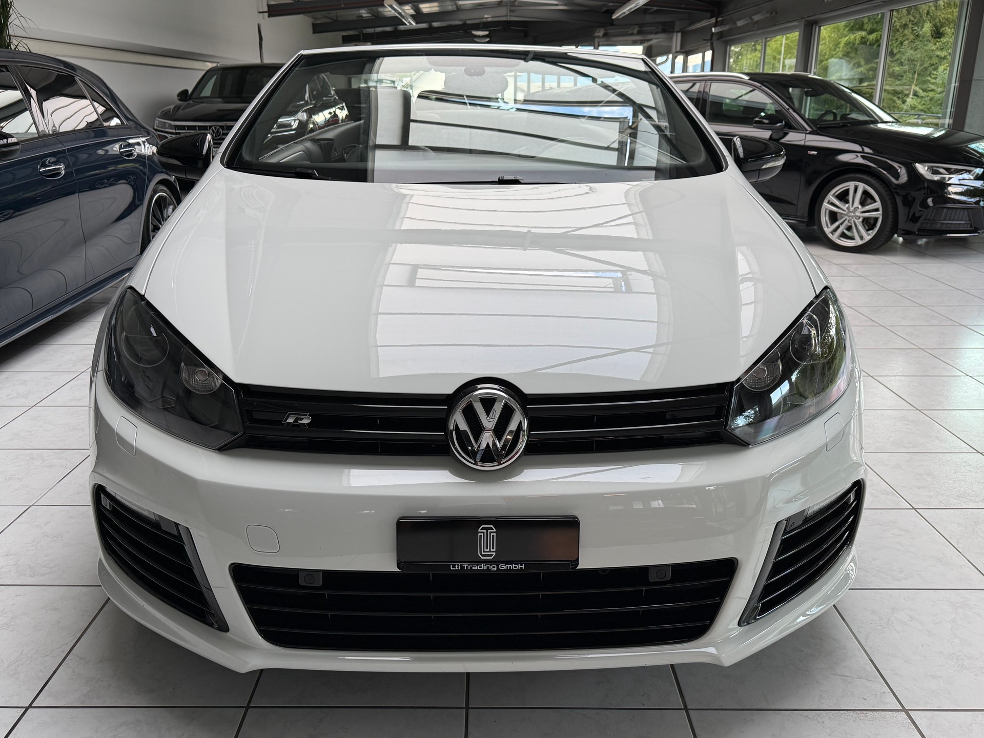 VW Golf Cabrio 2.0 TSI R DSG-image-6
