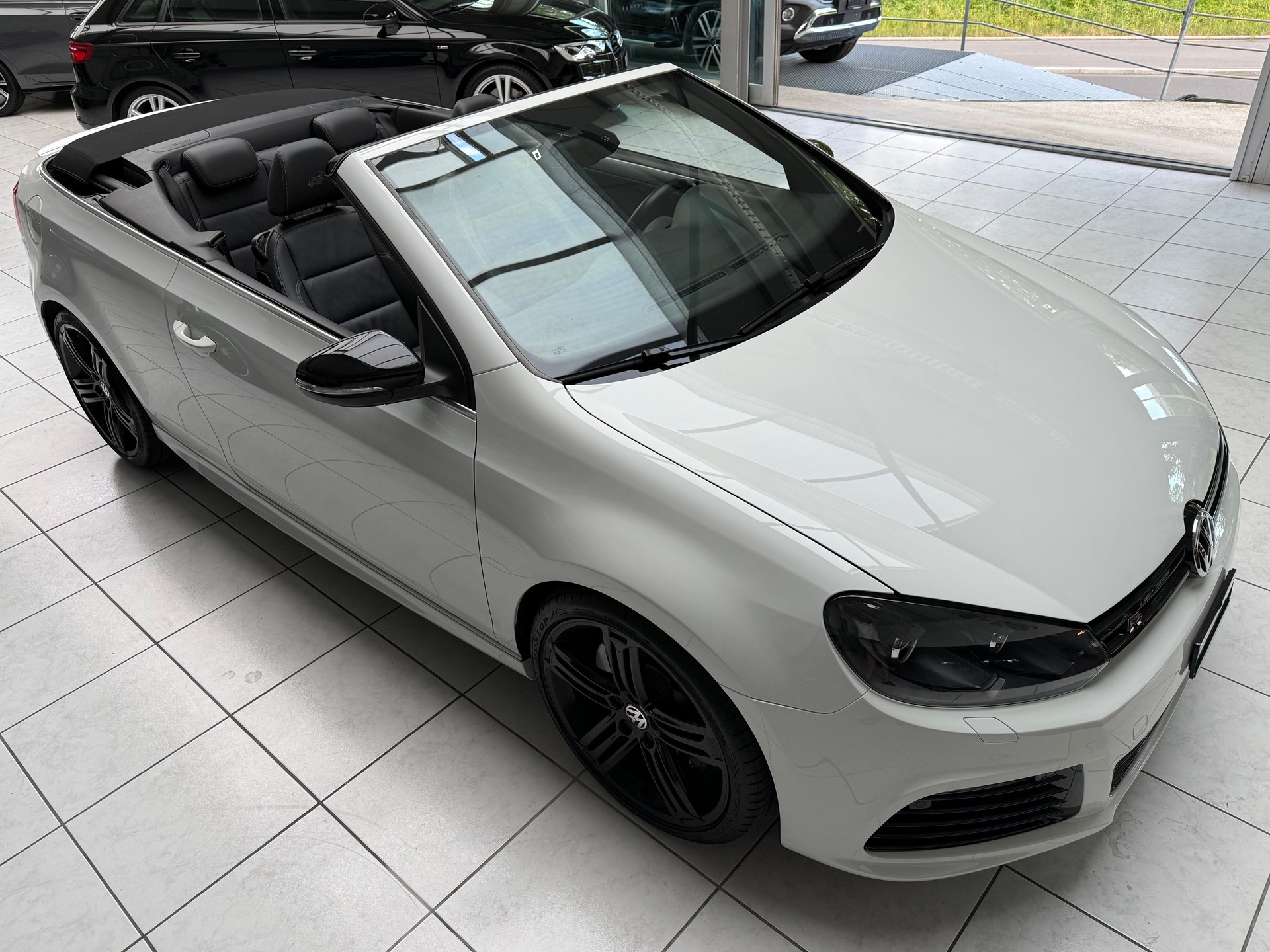 VW Golf Cabrio 2.0 TSI R DSG-image-5