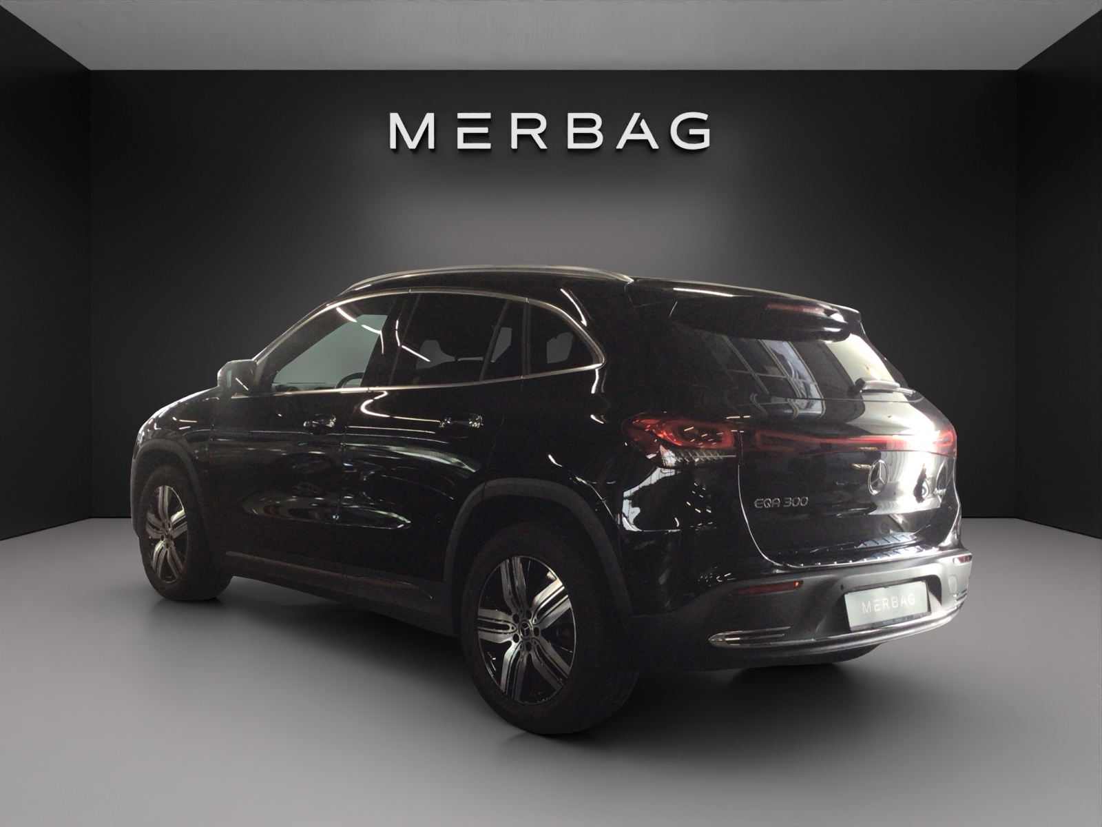MERCEDES-BENZ EQA 300 4Matic-image-12