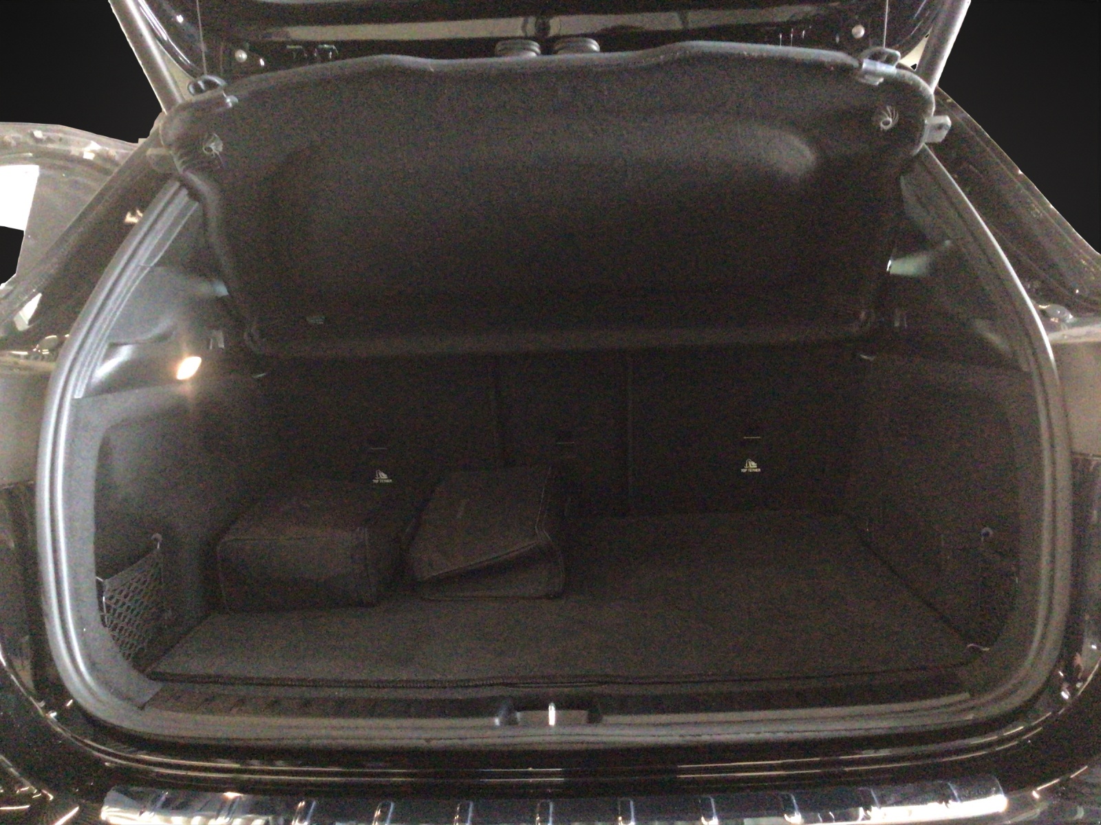 MERCEDES-BENZ EQA 300 4Matic-image-10