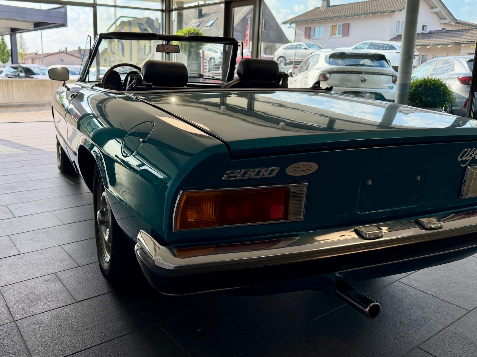 ALFA ROMEO 2000 Spider Veloce-image-12