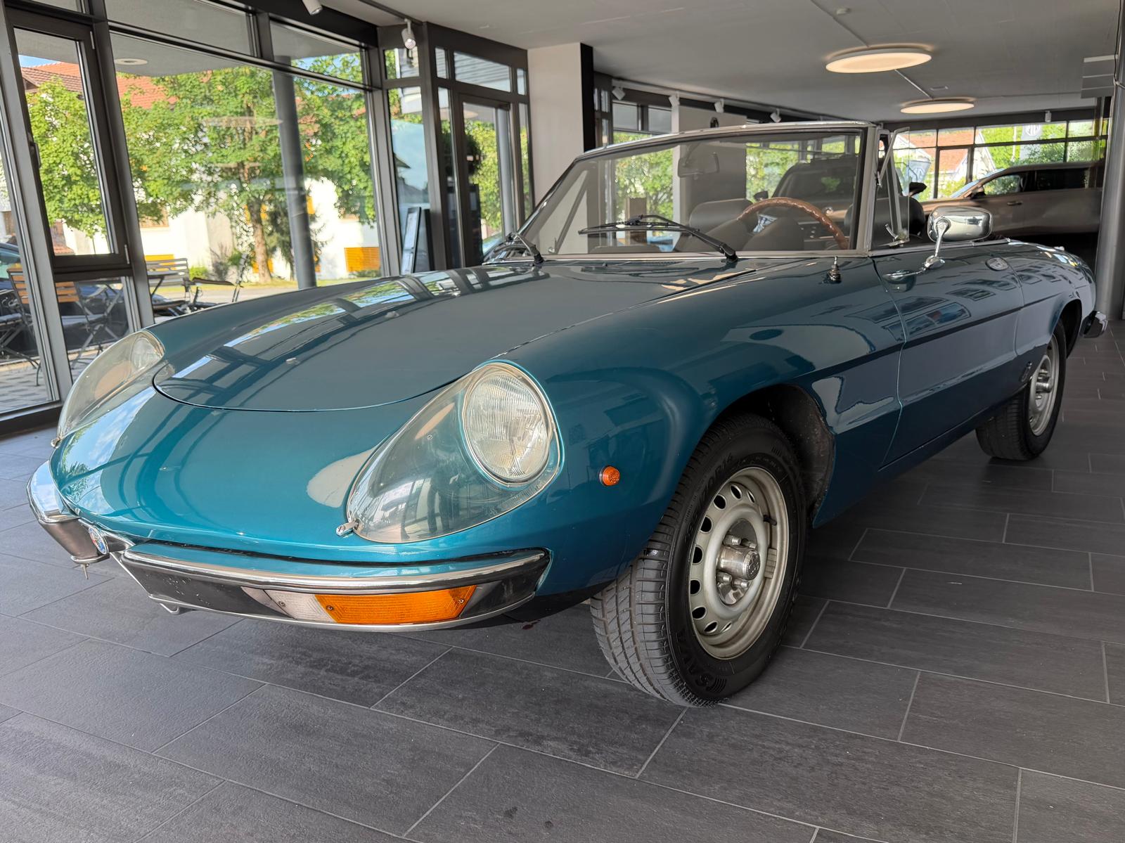 ALFA ROMEO 2000 Spider Veloce-image-2