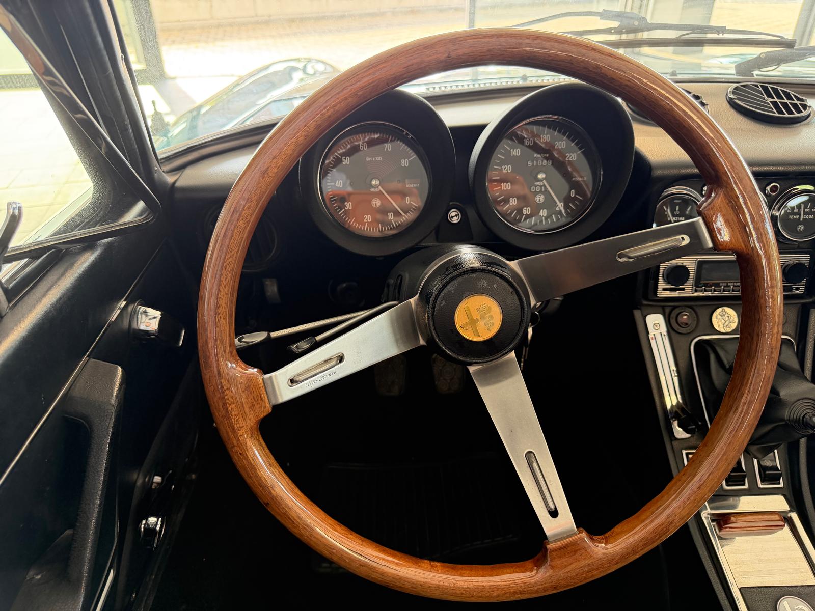 ALFA ROMEO 2000 Spider Veloce-image-6