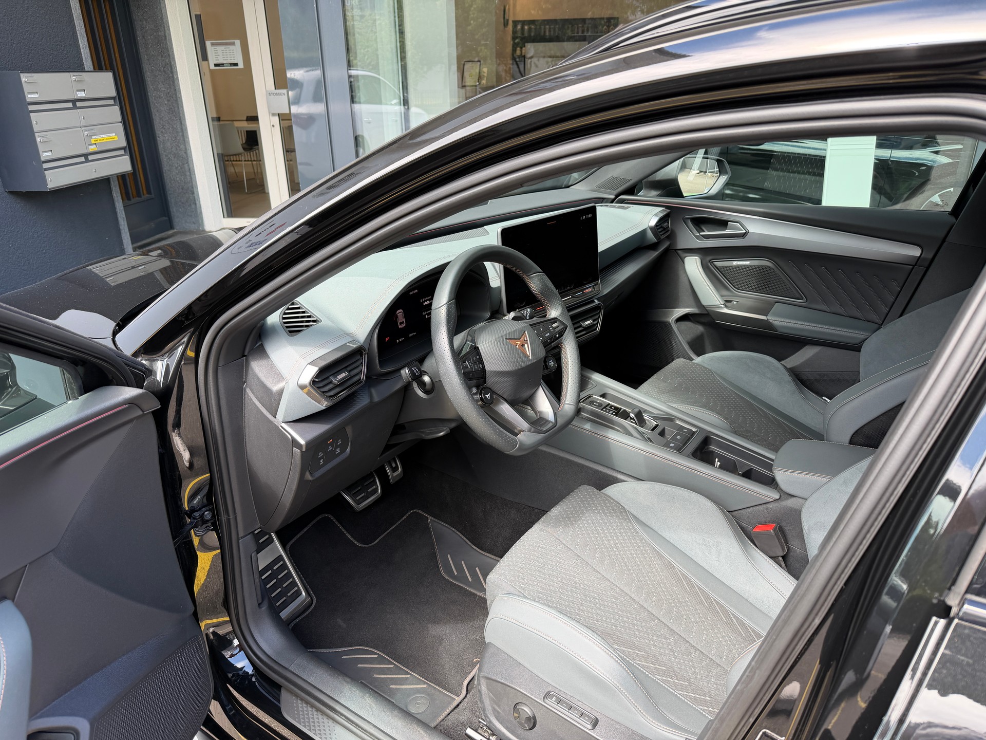 CUPRA LEON ST 2.0 TSI Extreme DSG 4Drive-image-9