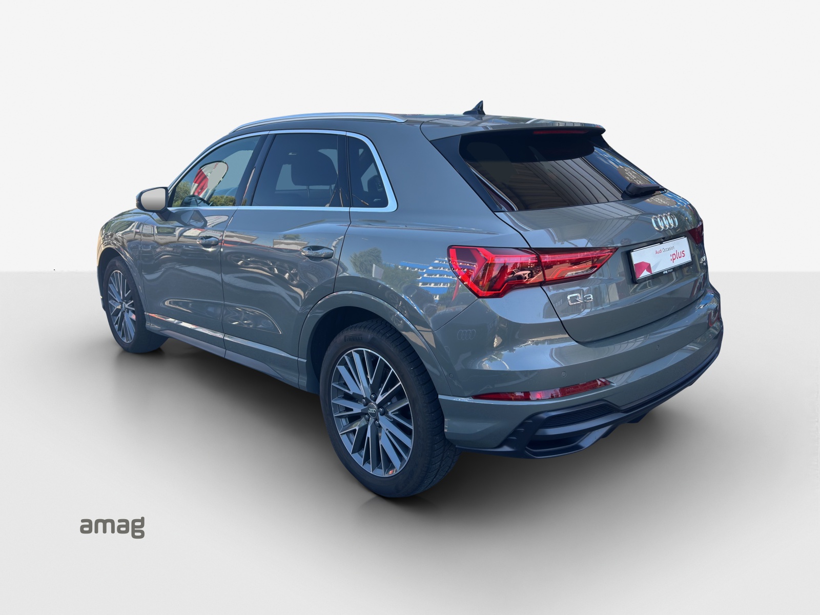 AUDI Q3 45 TFSI S line quattro S-tronic-showroom-element-2