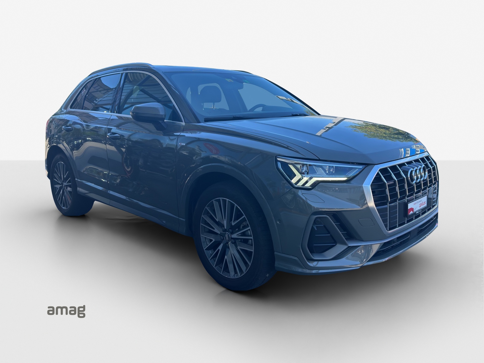 AUDI Q3 45 TFSI S line quattro S-tronic-image-5