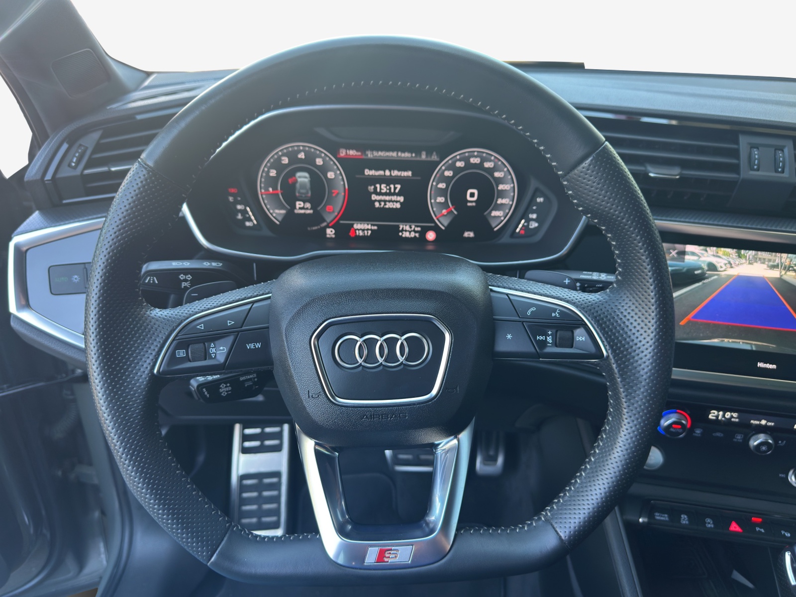 AUDI Q3 45 TFSI S line quattro S-tronic-image-9